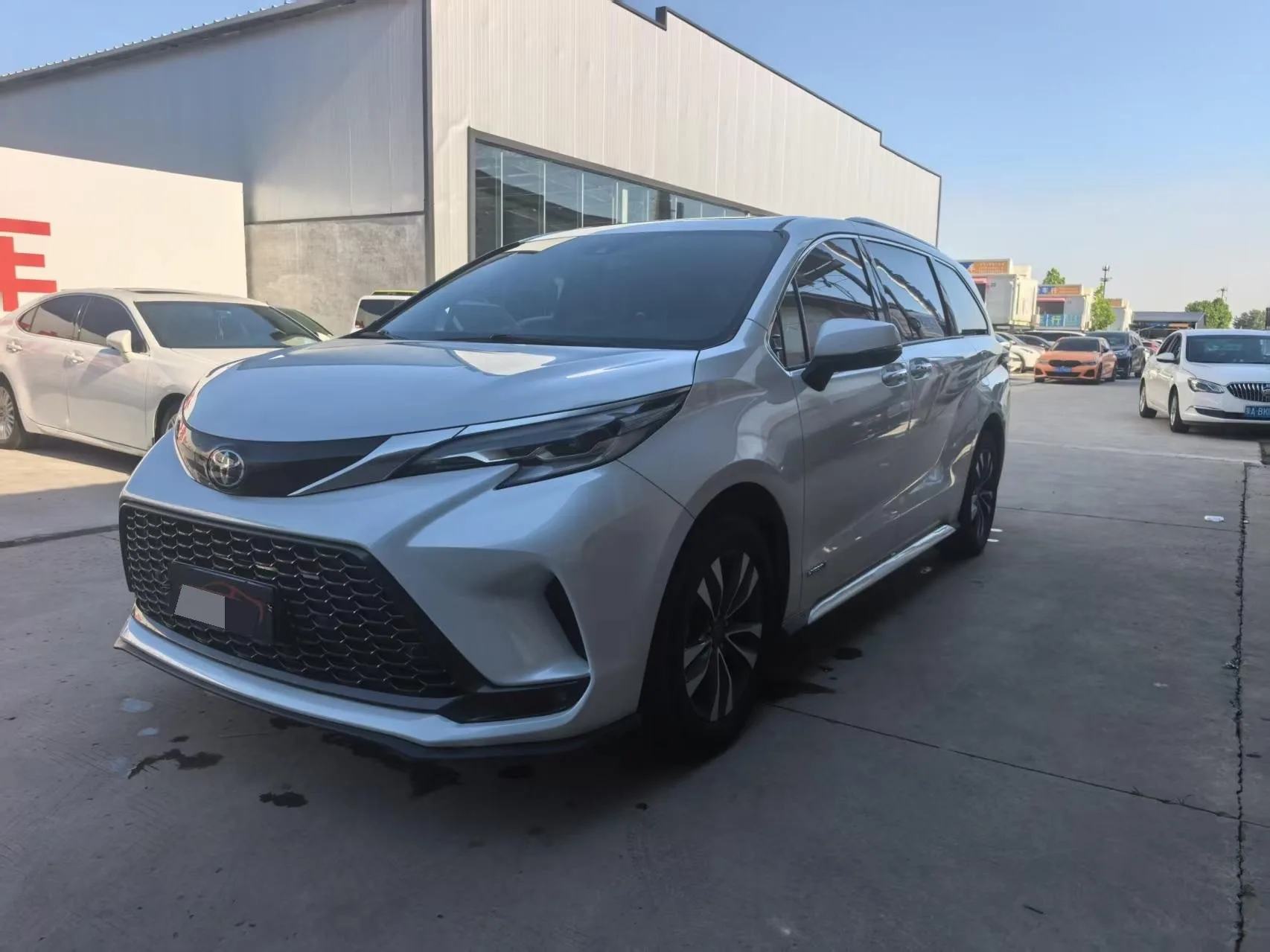 2022 Grevia 2.5L Hybrid Luxury Edition
