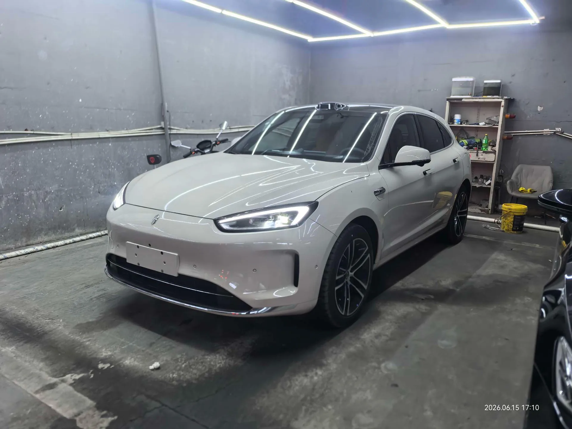 AITO 2025 M5 Extended Range Ultra 4WD Automatic