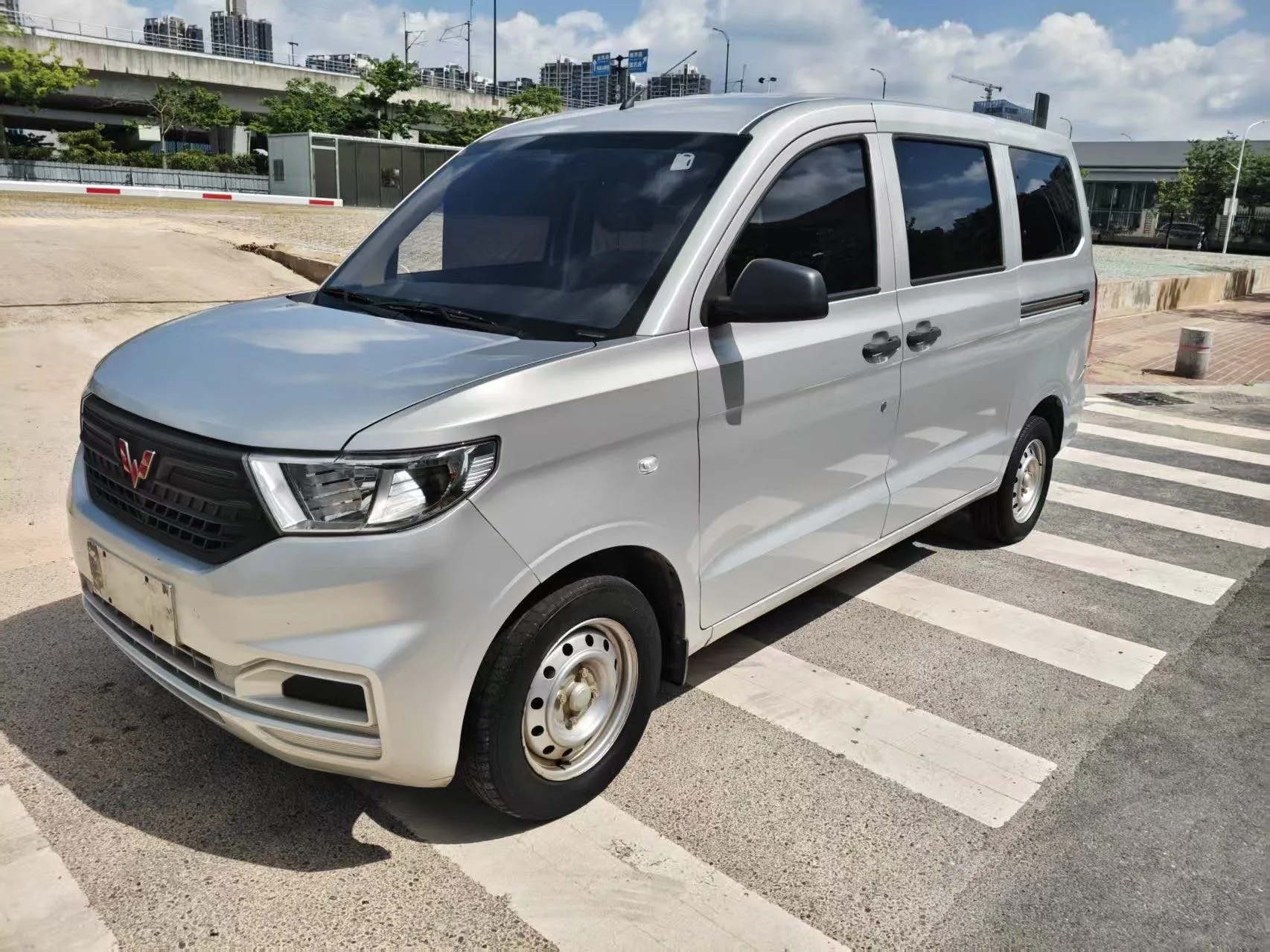Wuling 2022 Hongguang V 1.5 Enjoy Edition (Manual Transmission)
