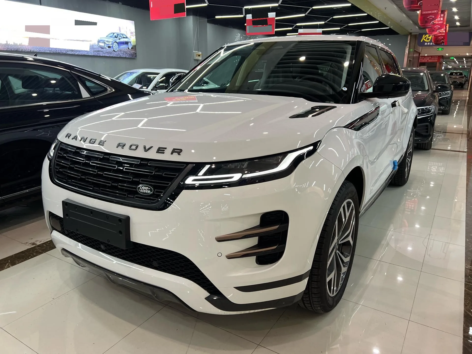 2026 Land Rover Range Rover Evoque L 48V 2.0T SE Automatic