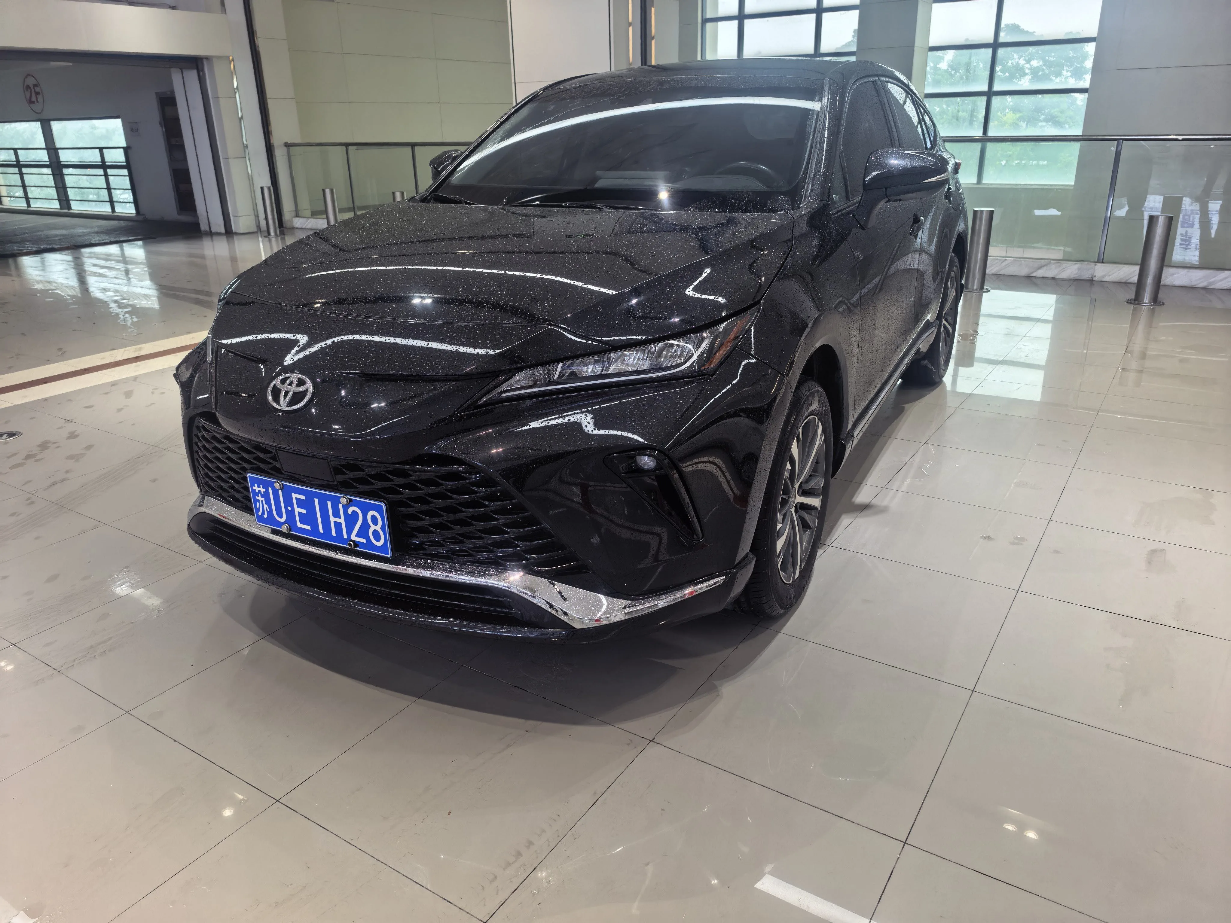 Toyota Venza 2023 2.0L CVT 2WD Luxury Automatic