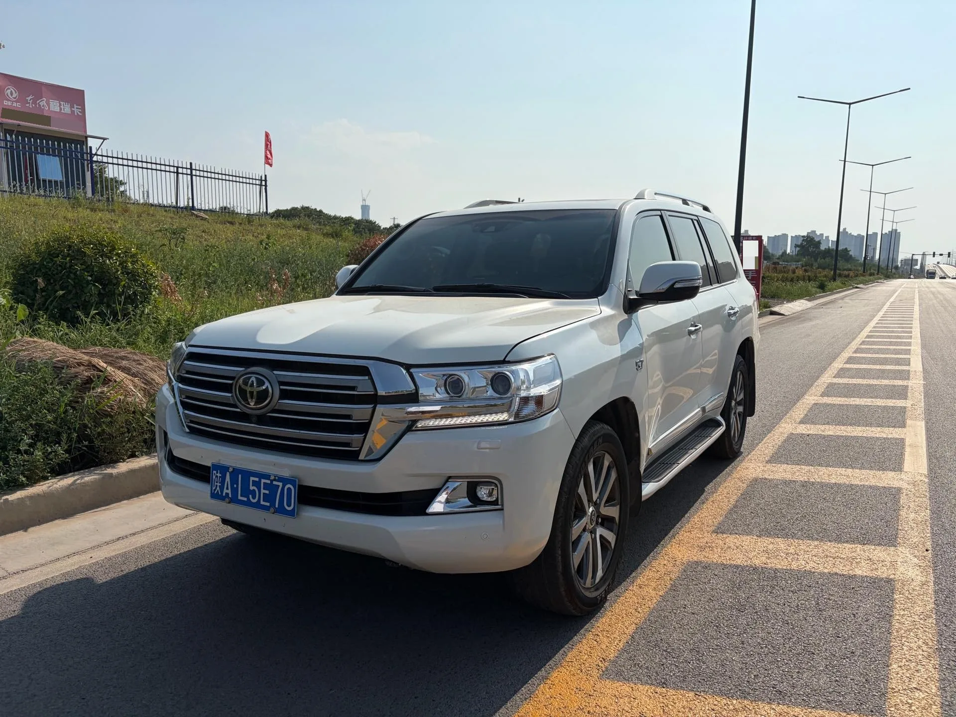 Toyota Land Cruiser (Imported) 2015 Model Year Land Cruiser 5.7 Automatic Transmission
