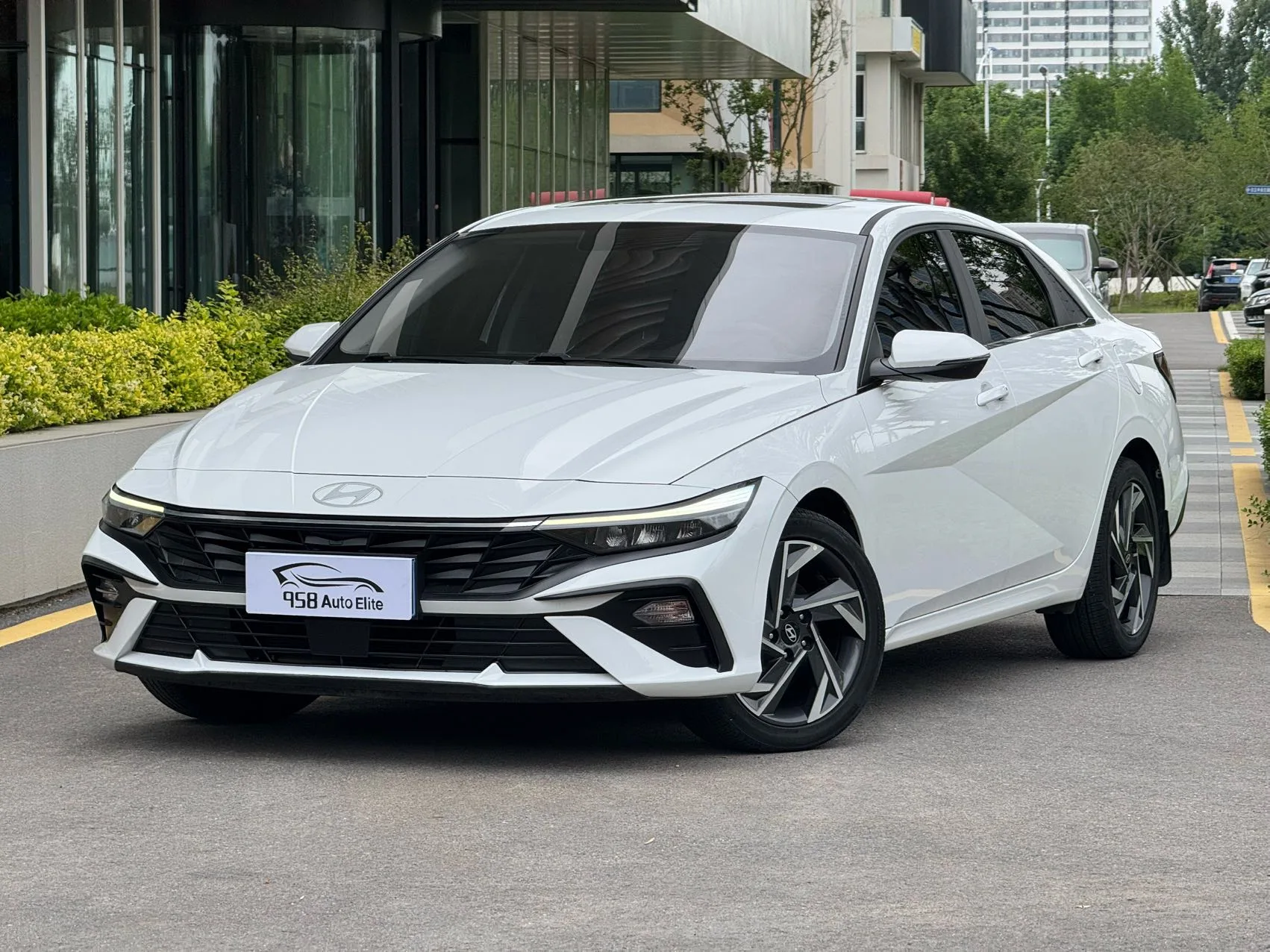 Hyundai Elantra 2023 1.5L CVT GLX Elite Edition