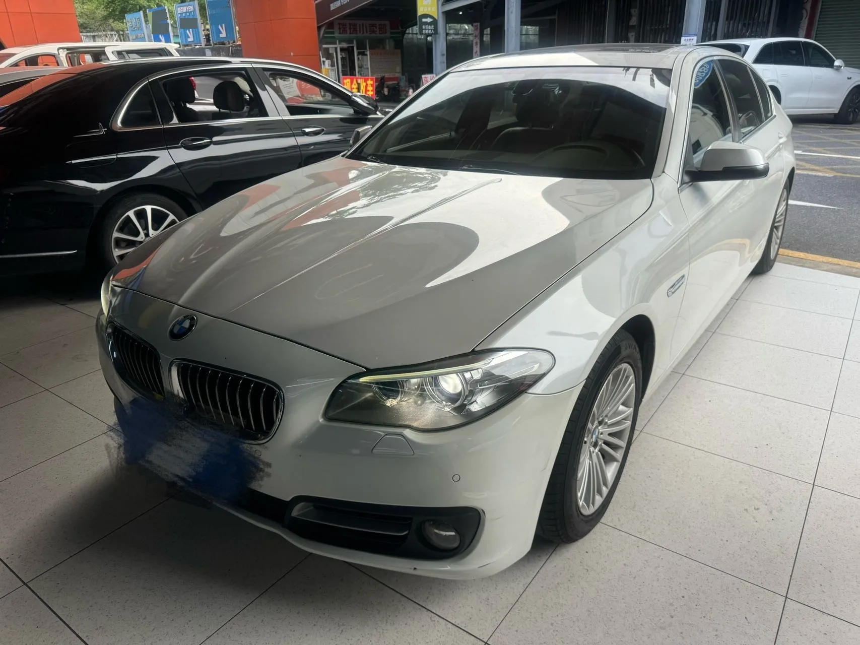2014 BMW 5 Series 525Li Leading Edition