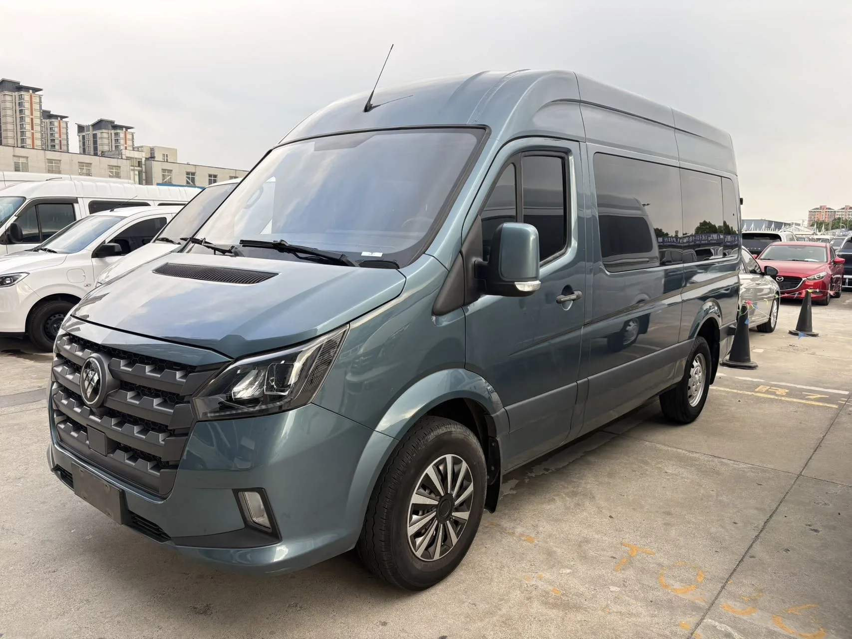 Foton 2023 Tuyao Da Mai 2.0T Long Wheelbase, Mid-Roof, Single Rear Tire, 7-Seater, Manual Transmission