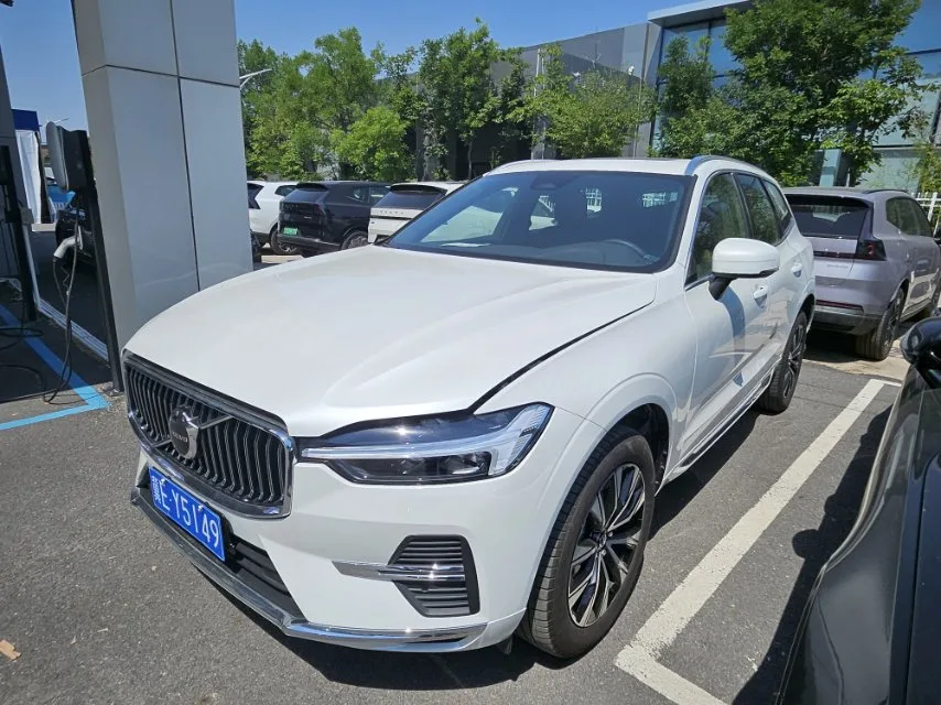2025 Volvo XC60 B5 AWD Inscription Luxury Edition