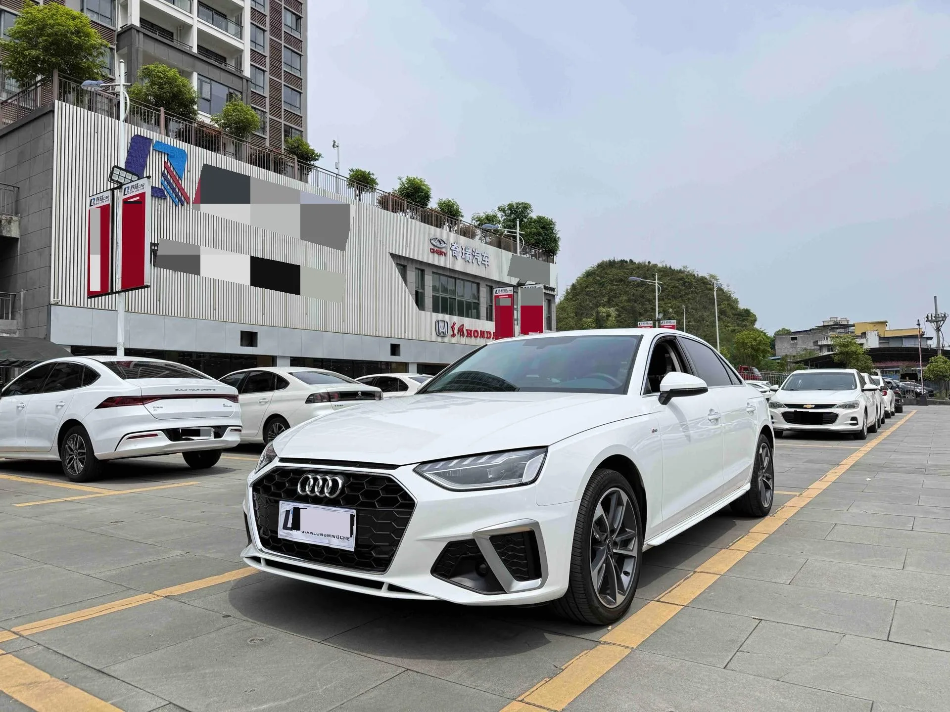 Audi 2024 A4L 2.0TFSI 40TFSI Fashion Dynamic Automatic