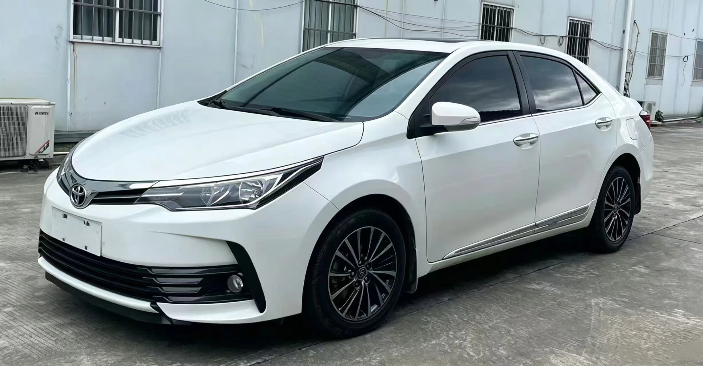 2017 Corolla Подтяжка лица 1,2 тонны S-CVT GL-i Кожа Версия