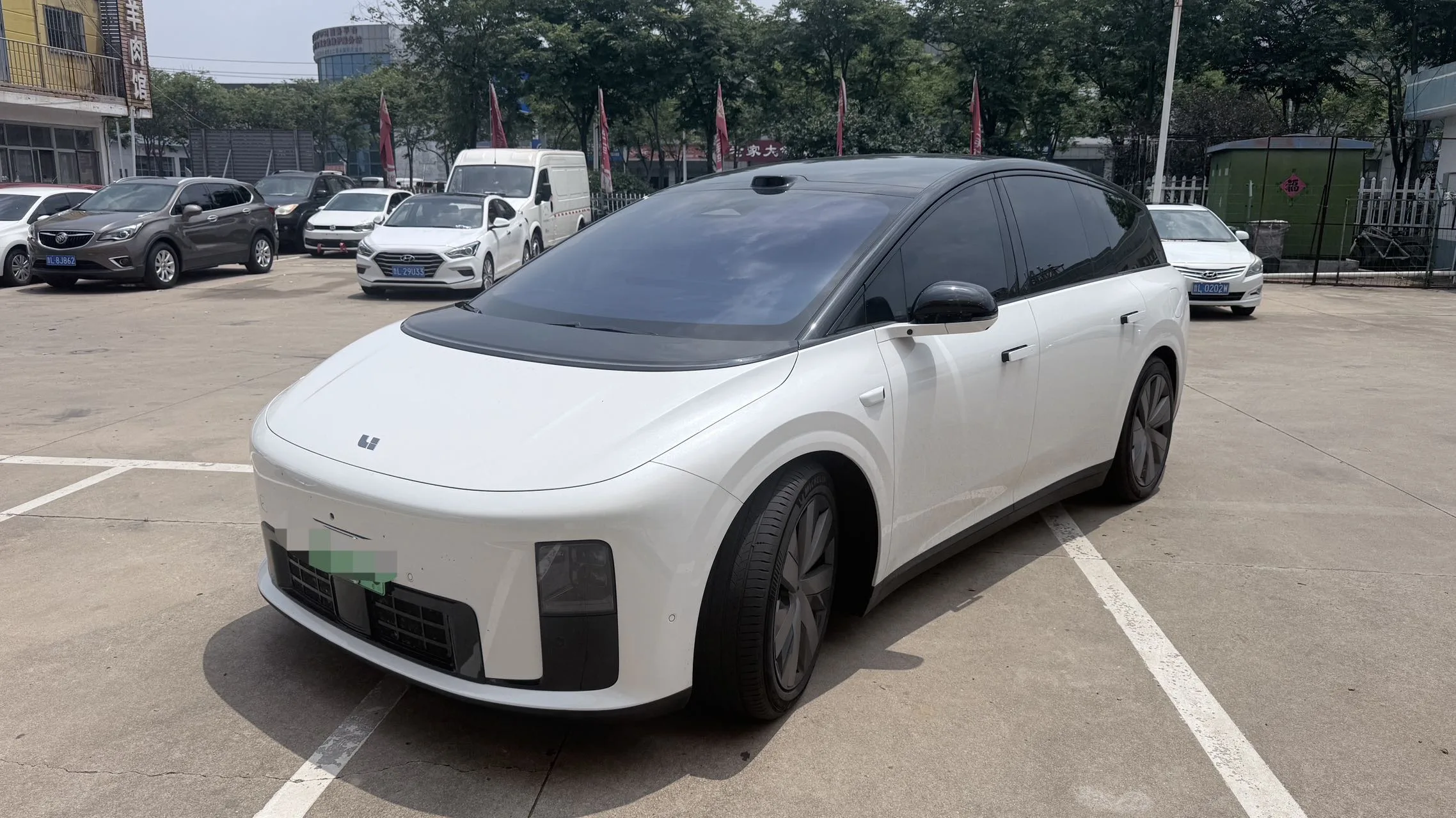 Li Auto 2025 i8 Standard Edition Automatic