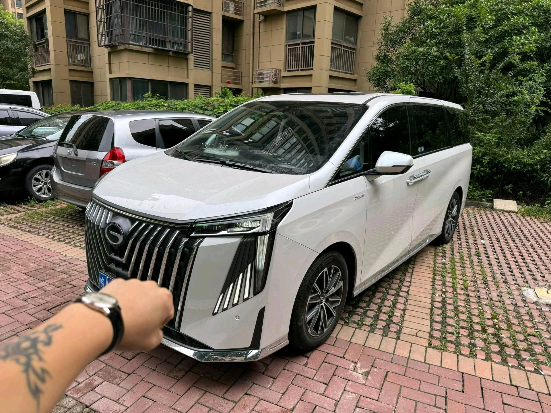 Trumpchi 2024 M8 2.0T 400T Master Series Supreme Edition Automatic