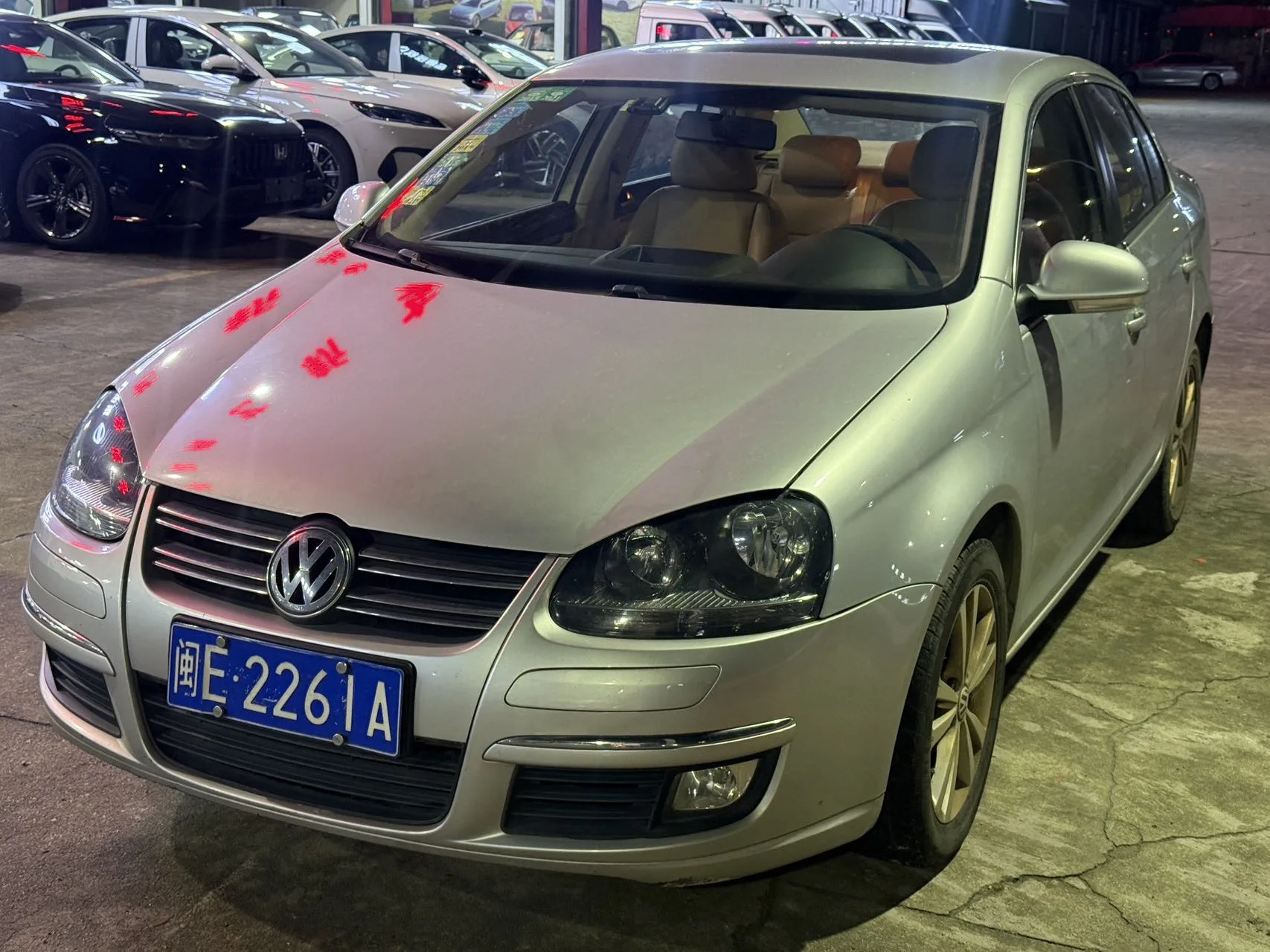 2011 Фольксваген Стрелец 1.4TSI Автоматический Роскошь