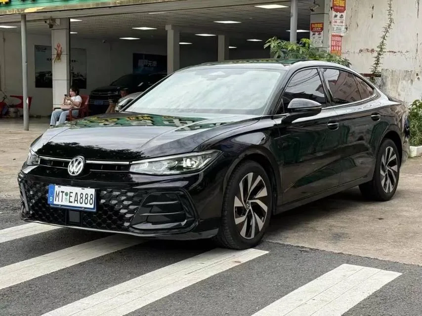 Volkswagen 2025 Passat Pro 2.0 TSI 380 TSI Longyun Edition, Automatic Transmission