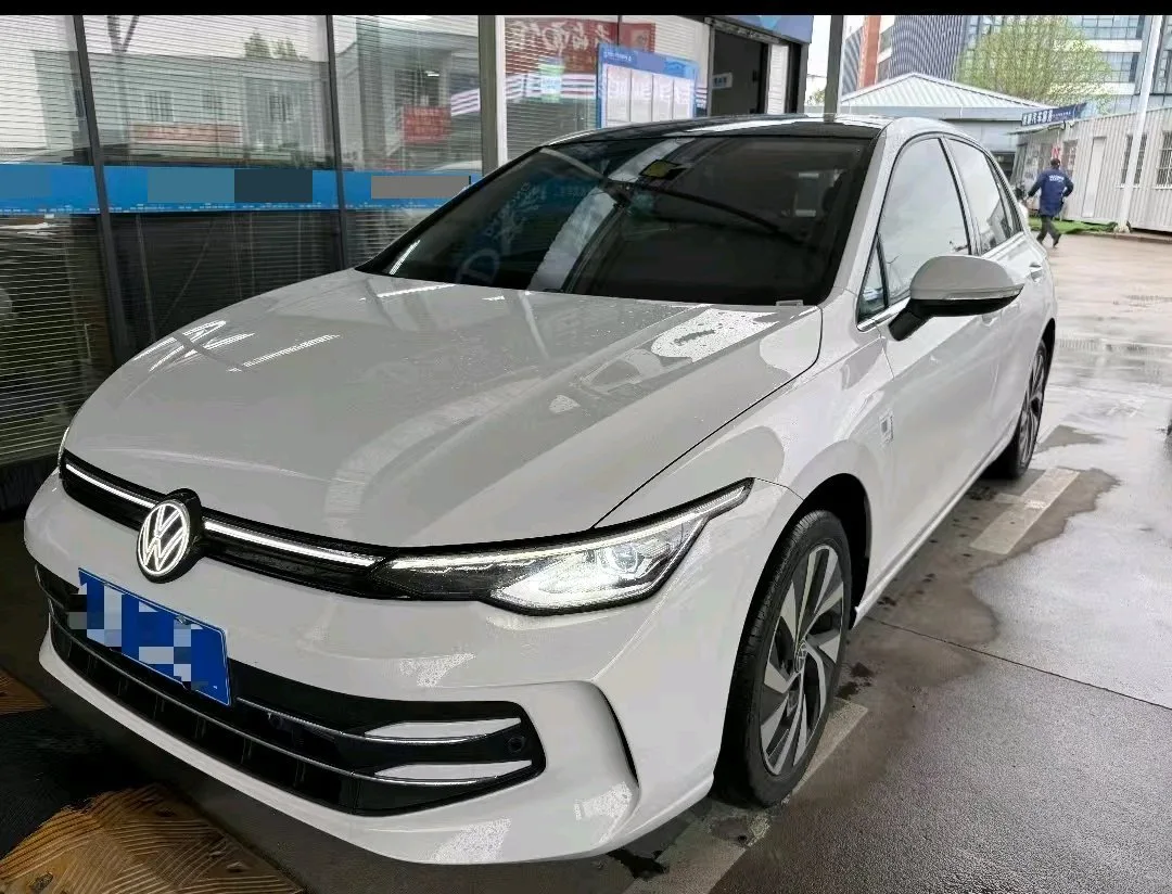 Volkswagen 2025 Golf 8 PRO 1.5TSI 300TSI Automatic