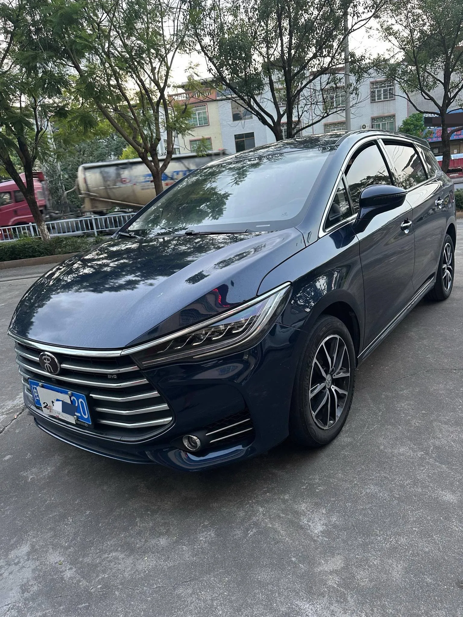 Song MAX 2017 1.5T Automatic Intelligent Luxury 7-Seater