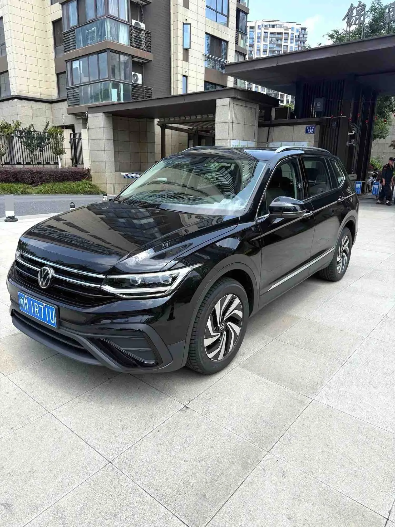 Volkswagen 2025 Tiguan L 1.5TSI 300TSI Outstanding Edition 2WD Dragon Edition Automatic Transmission