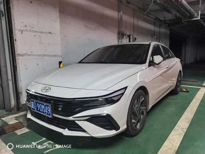 Hyundai Elantra 2023 1.5L CVT LUX Premium Edition