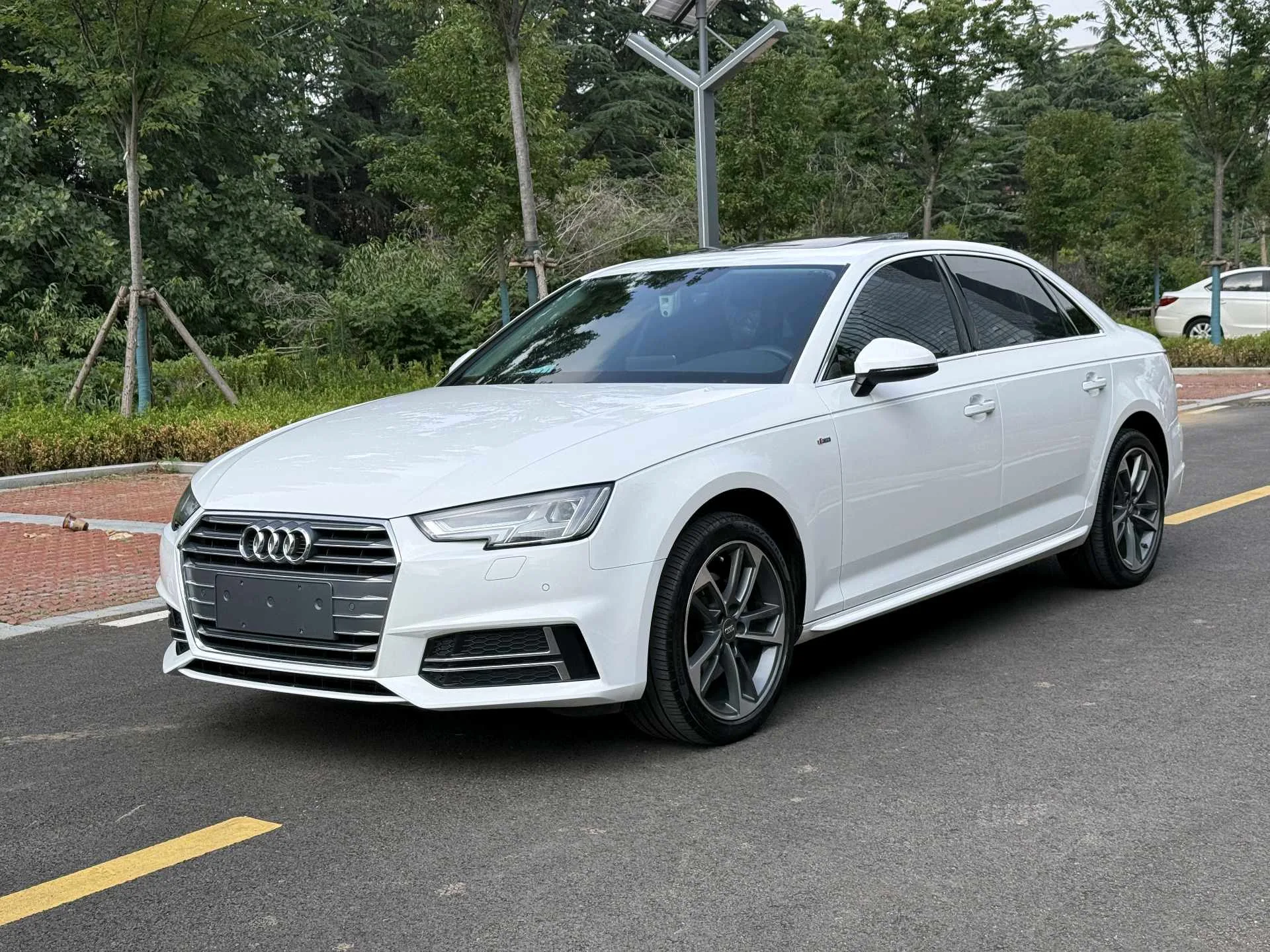 Audi A4L 2017 40 TFSI Sport