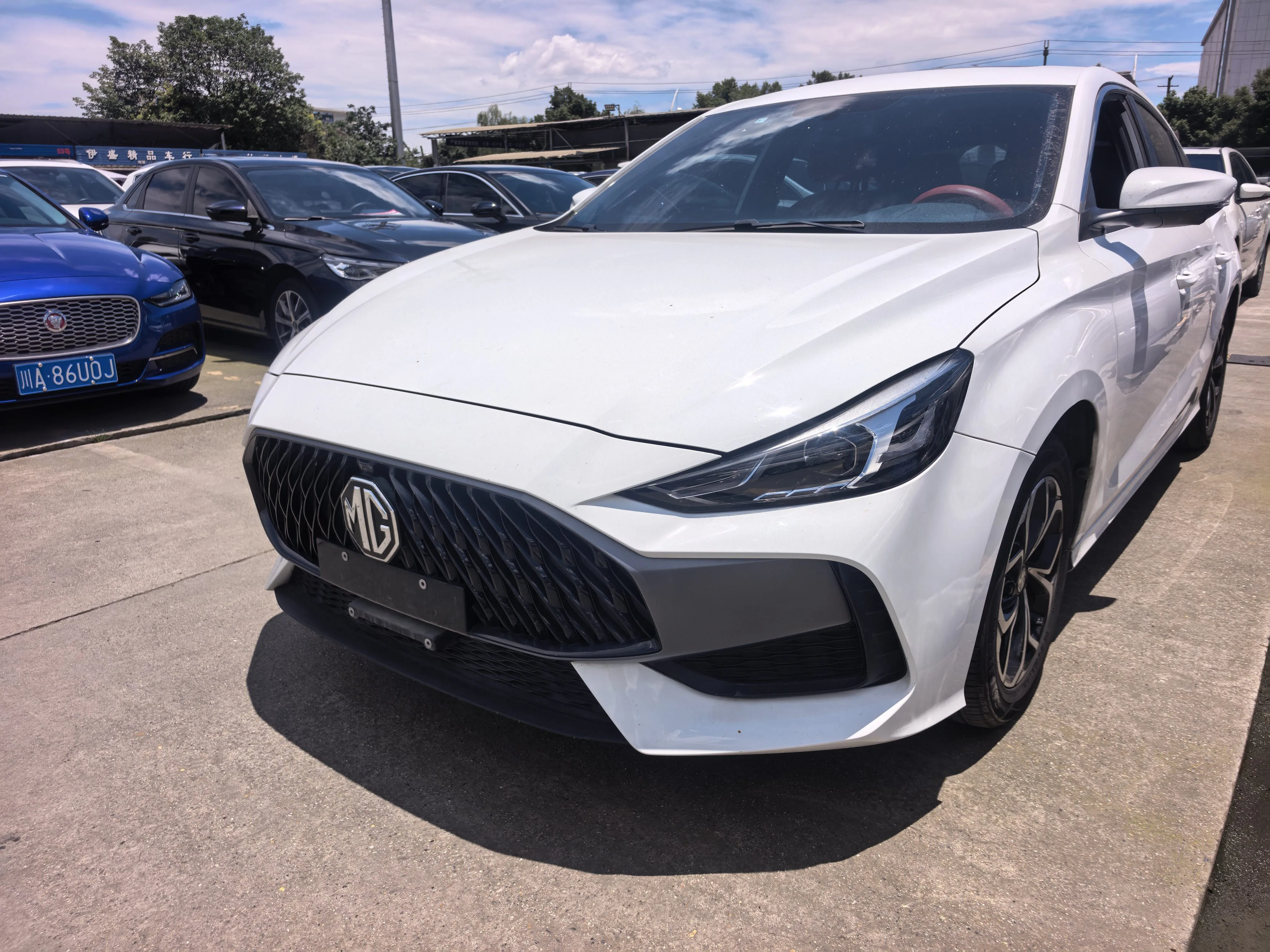 MG5 2023 180DVVT CVT Luxury Edition