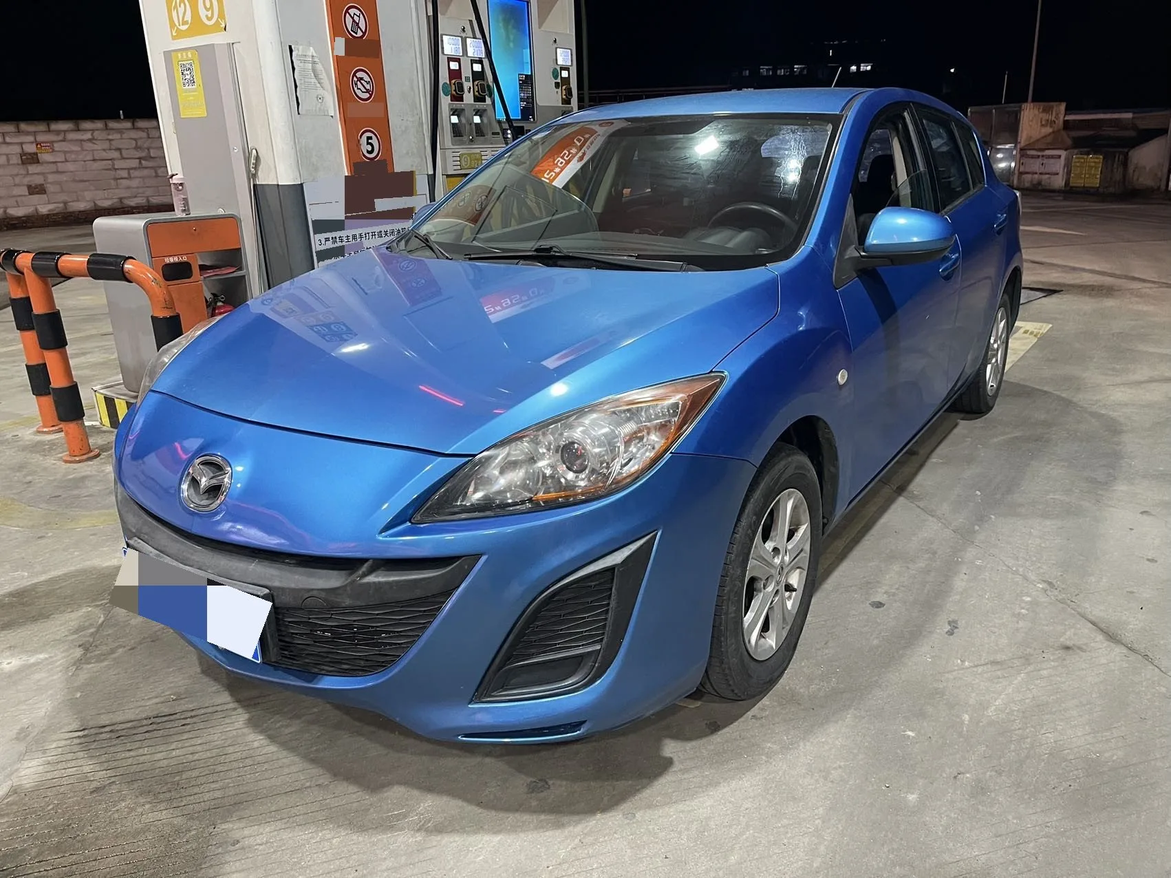 2012 Mazda 3 Axela Hatchback 1.6 Comfort Edition Manual Transmission