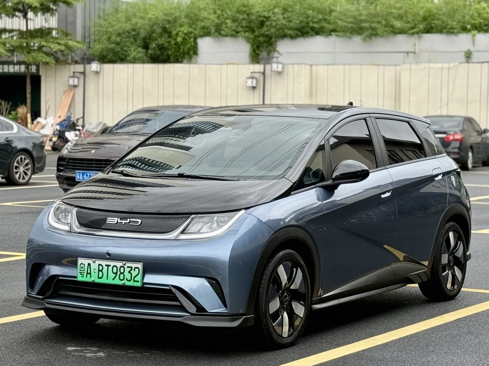 BYD 2023 Dolphin 401km Knight Edition Automatic