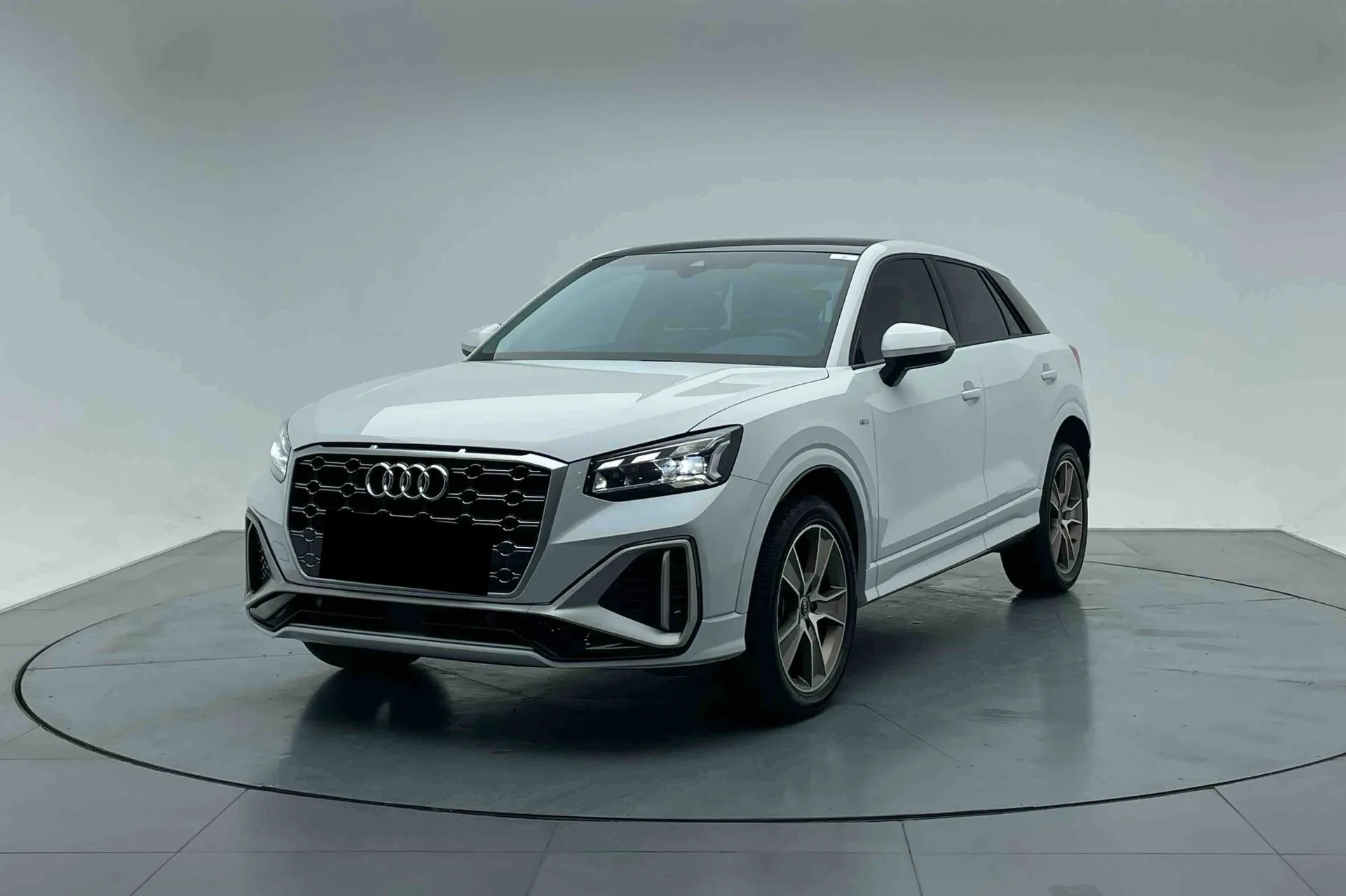 Ауди Q2L 2022 35 TFSI Мода Динамический Версия