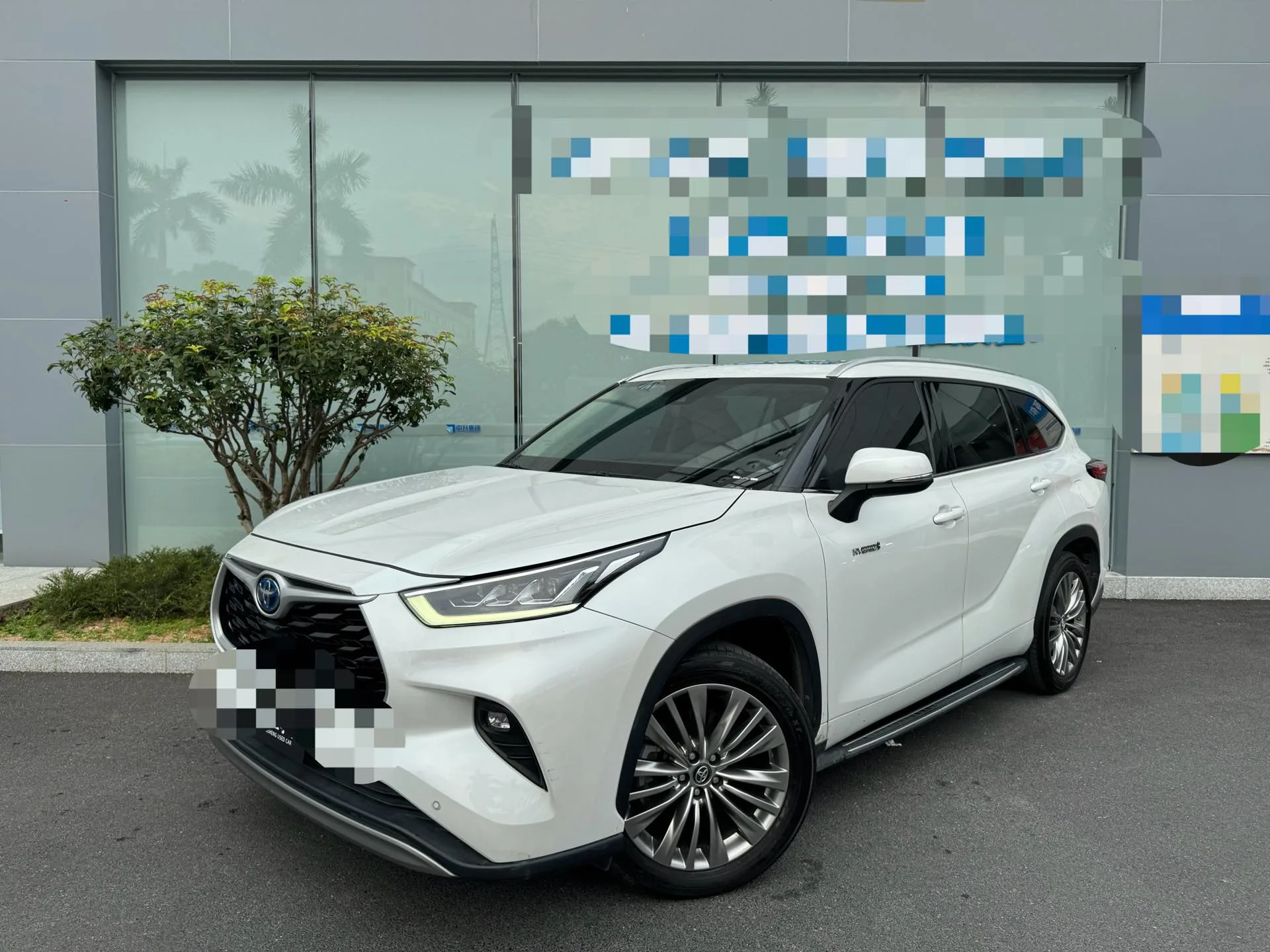 2022 Toyota Highlander Hybrid 2.5L 2WD Premium Edition 7-Seater