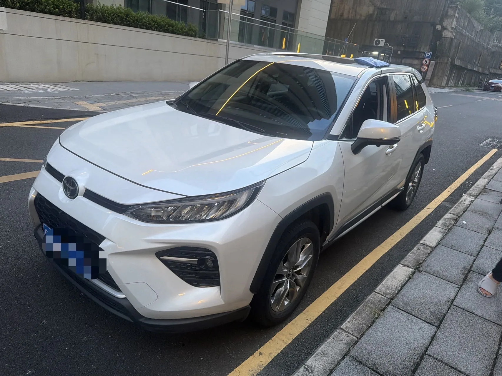 2020 Toyota RAV4 2.0L CVT 4WD Luxury Edition