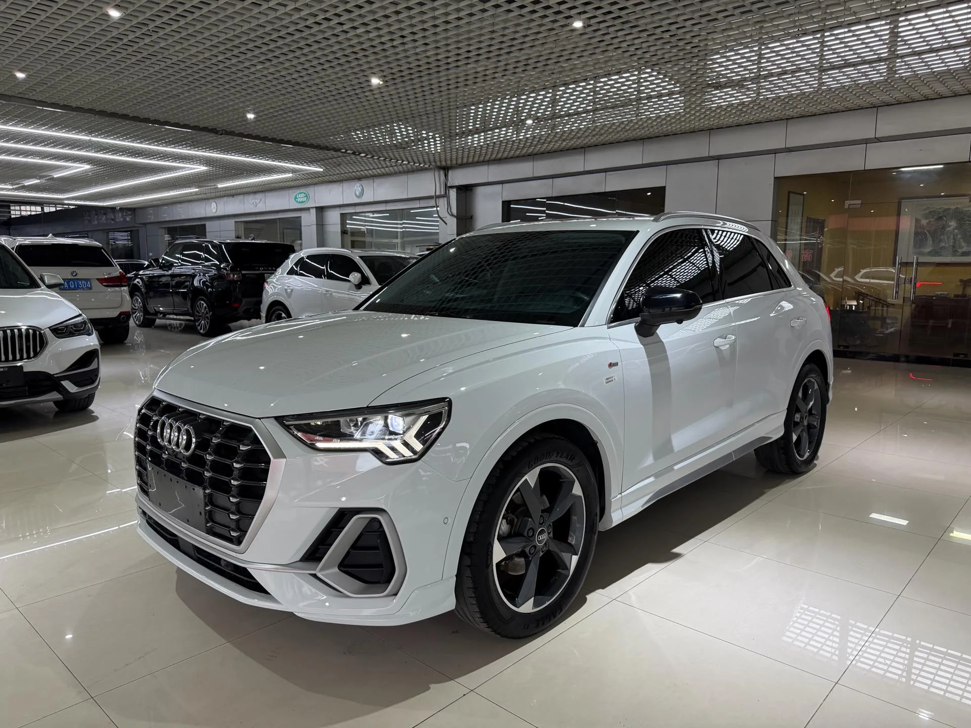 Ауди Q3 2022 35 TFSI Мода Динамический Версия