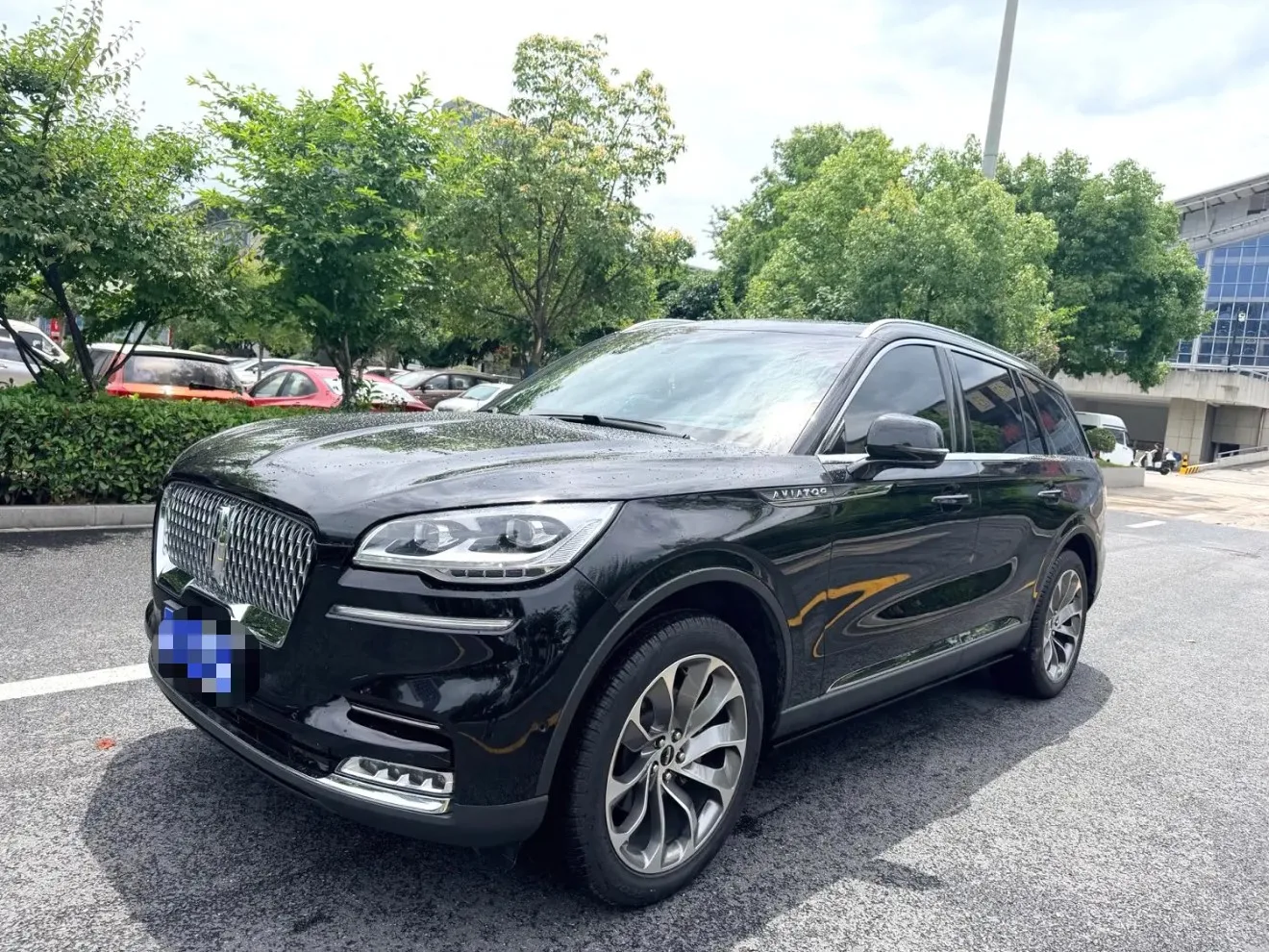 Flight 2021 Model Year 3.0T V6 AWD Executive Edition