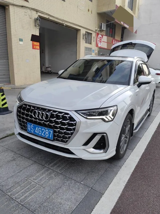 2024 Audi Q3 2.0 TFSI 40 TFSI Sport Style, Automatic Transmission