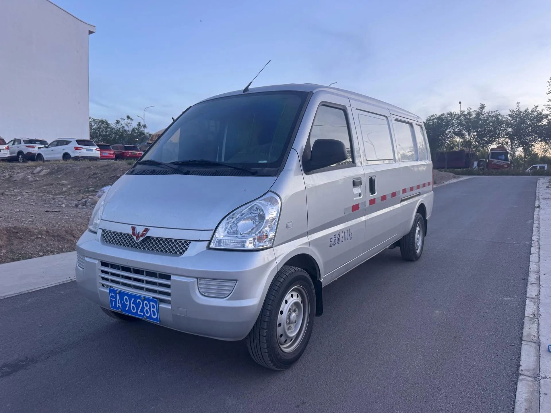 Wuling 2021 Rongguang 1.5 Extended Standard Windowless Van with Air Conditioning, 2-Seater, Manual Transmission
