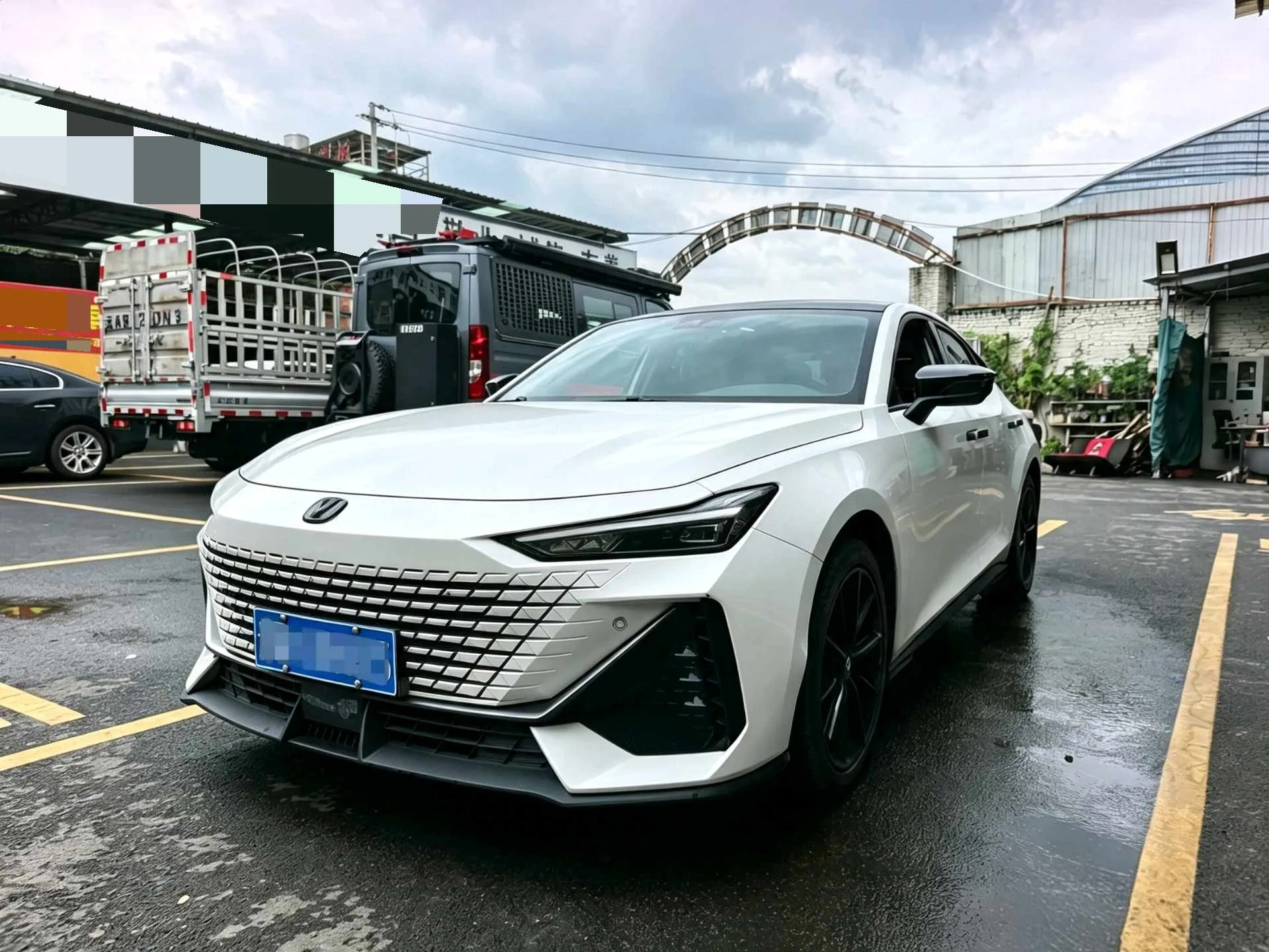 Changan 2023 UNI-V 1.5T Premium Automatic