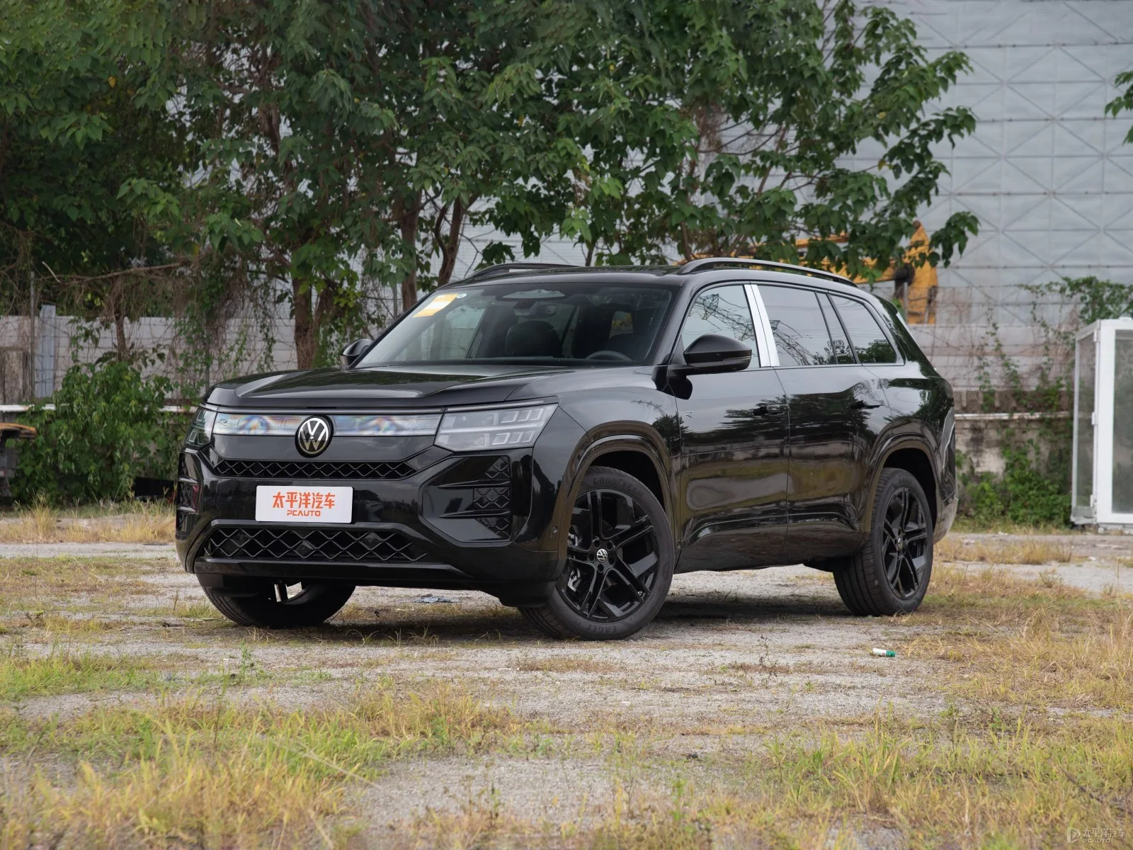 SAIC Volkswagen Talagon Pro 4WD Peak Edition — Modified new car for export from China (listing thumbnail)