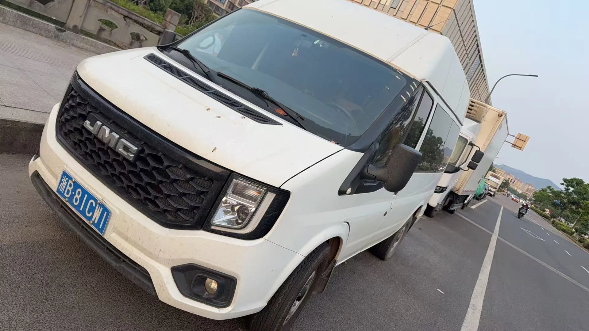 Jiangling 2022 Fushun 2.0T Multi-purpose Passenger Vehicle, Short Wheelbase, Medium-High Roof, 6 Seats, Manual Transmission