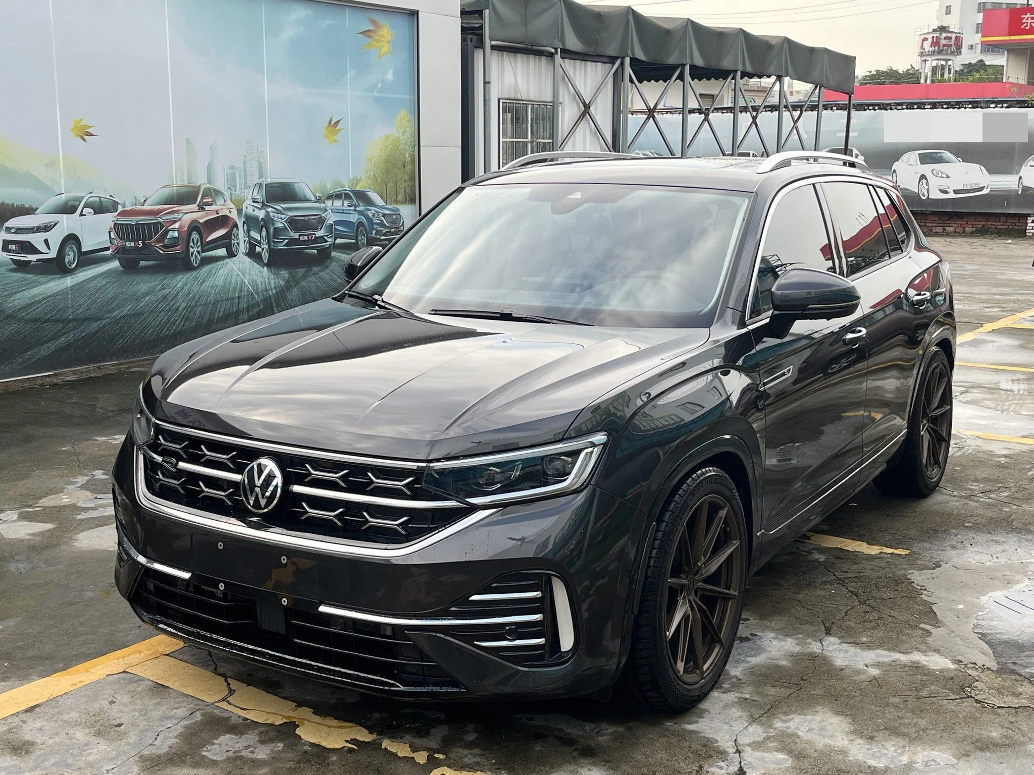 2023 Tiguan 330TSI FWD R-Line High-Performance Edition