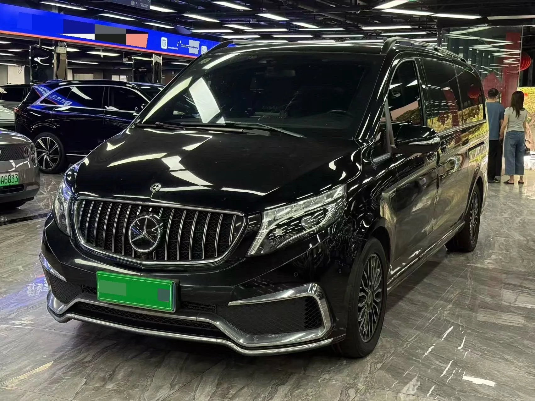 Mercedes-Benz V-Class 2018 V 260 L Premium Extended Edition (China V Emission Standard)