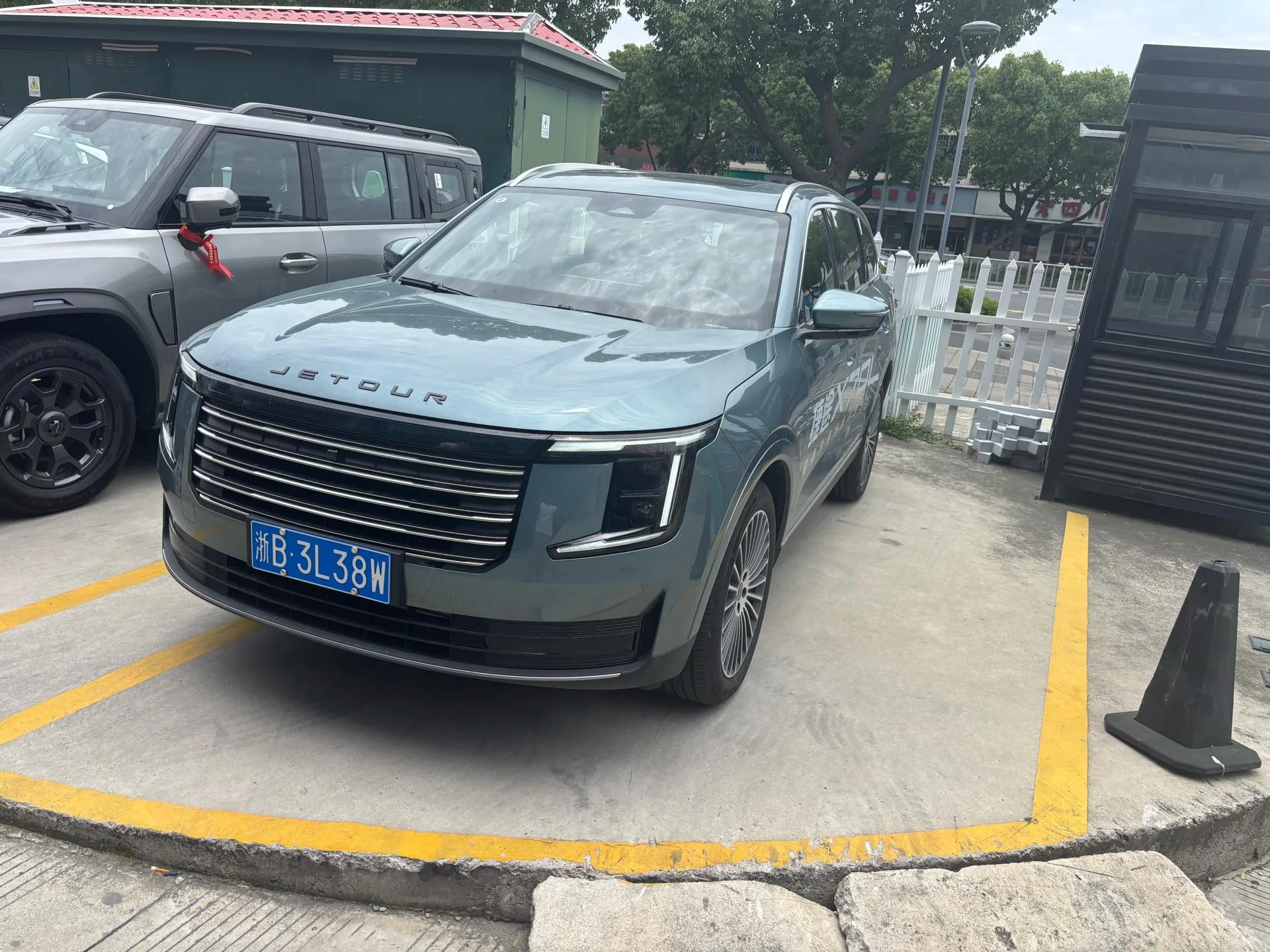 Jietu 2025 X70L 2.0TD Flagship 7-Seater Automatic