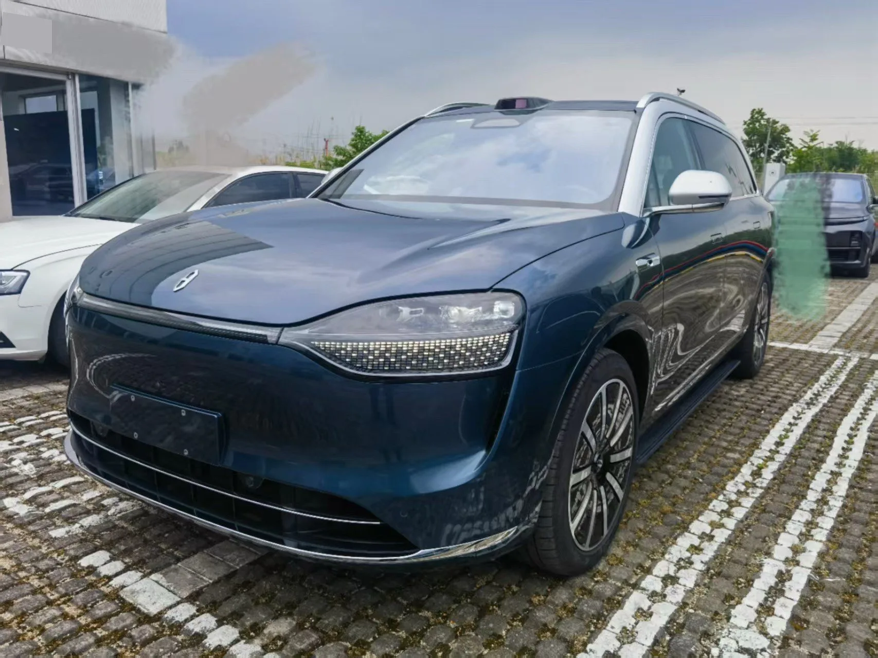 AITO 2024 Model M9 Extended Range Ultra Edition (52kWh, 5-seater, Automatic)