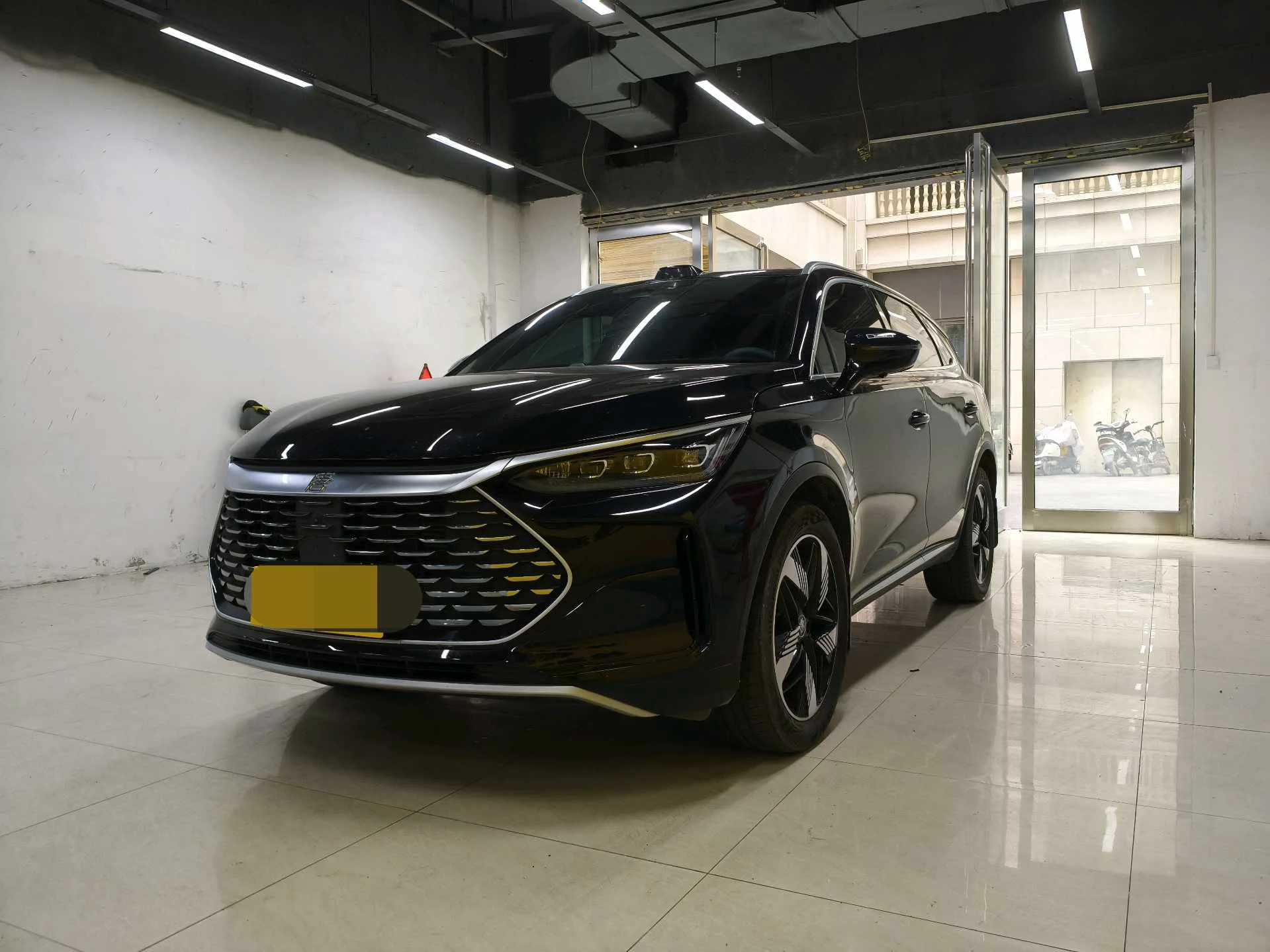 BYD Tang New Energy 2024 Tang DM-i 1.5T CVT Glory Edition 112KM Premium Automatic