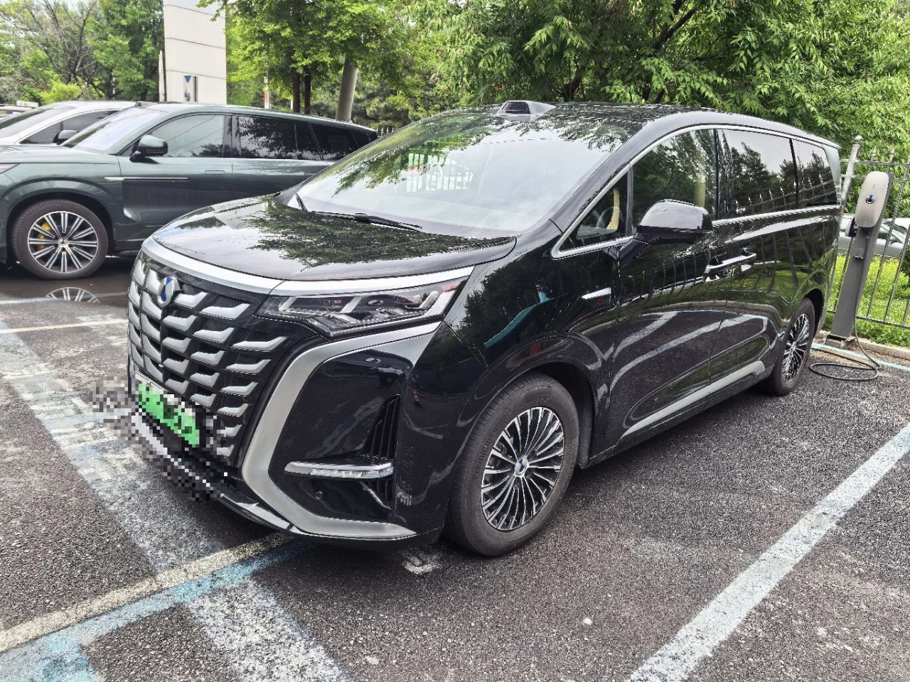 Denza 2025 Denza D9 DM-i 1.5T CVT Intelligent Driving Edition 1020 AWD Flagship Automatic