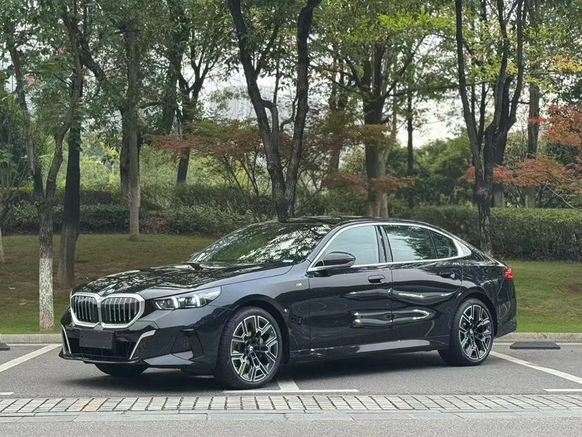 2025 BMW 5 Series 530Li 48V 2.0T Luxury M Sport Package Automatic