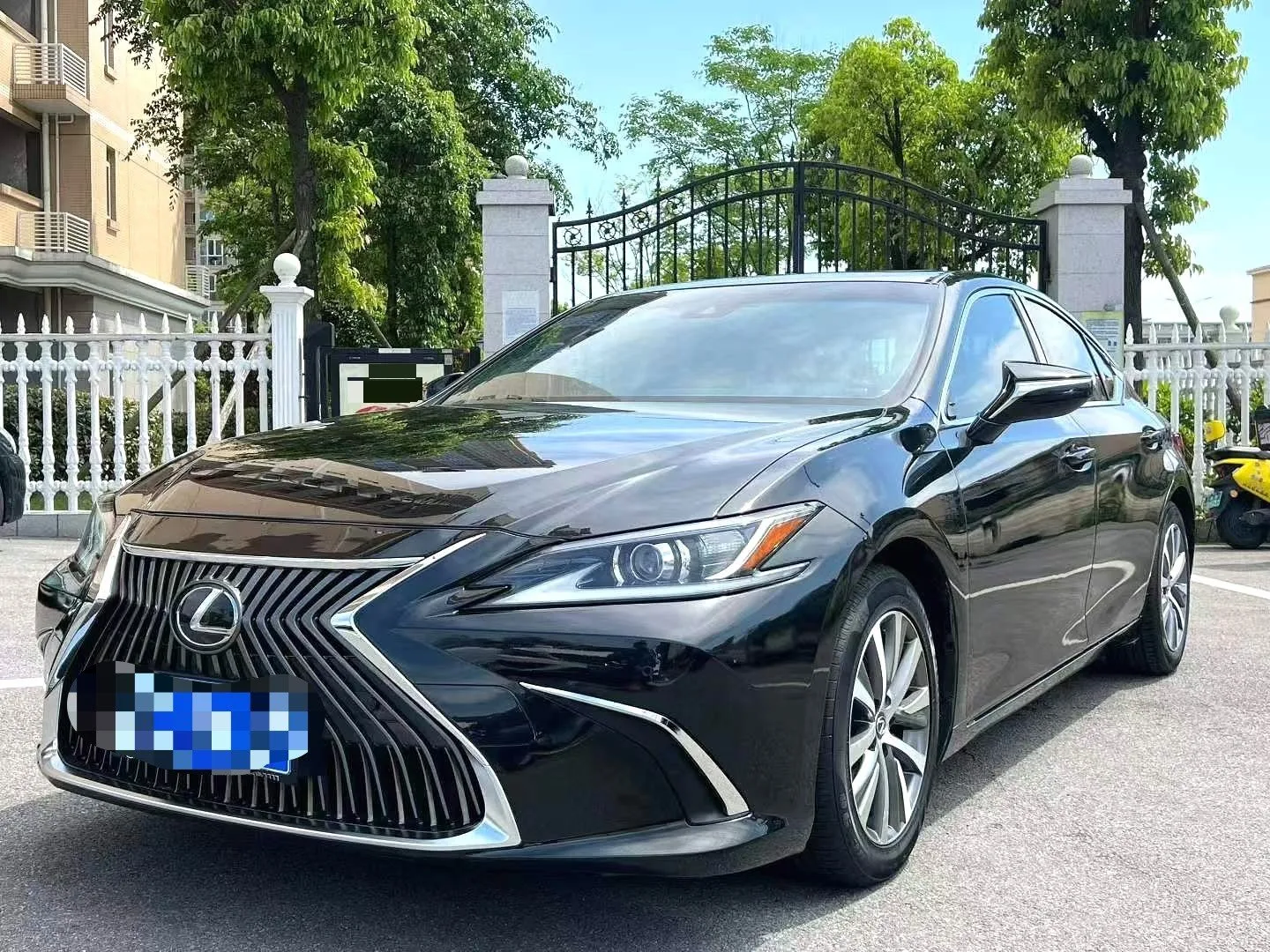 Lexus ES 2018 200 Premium Edition (China VI Emission Standard)