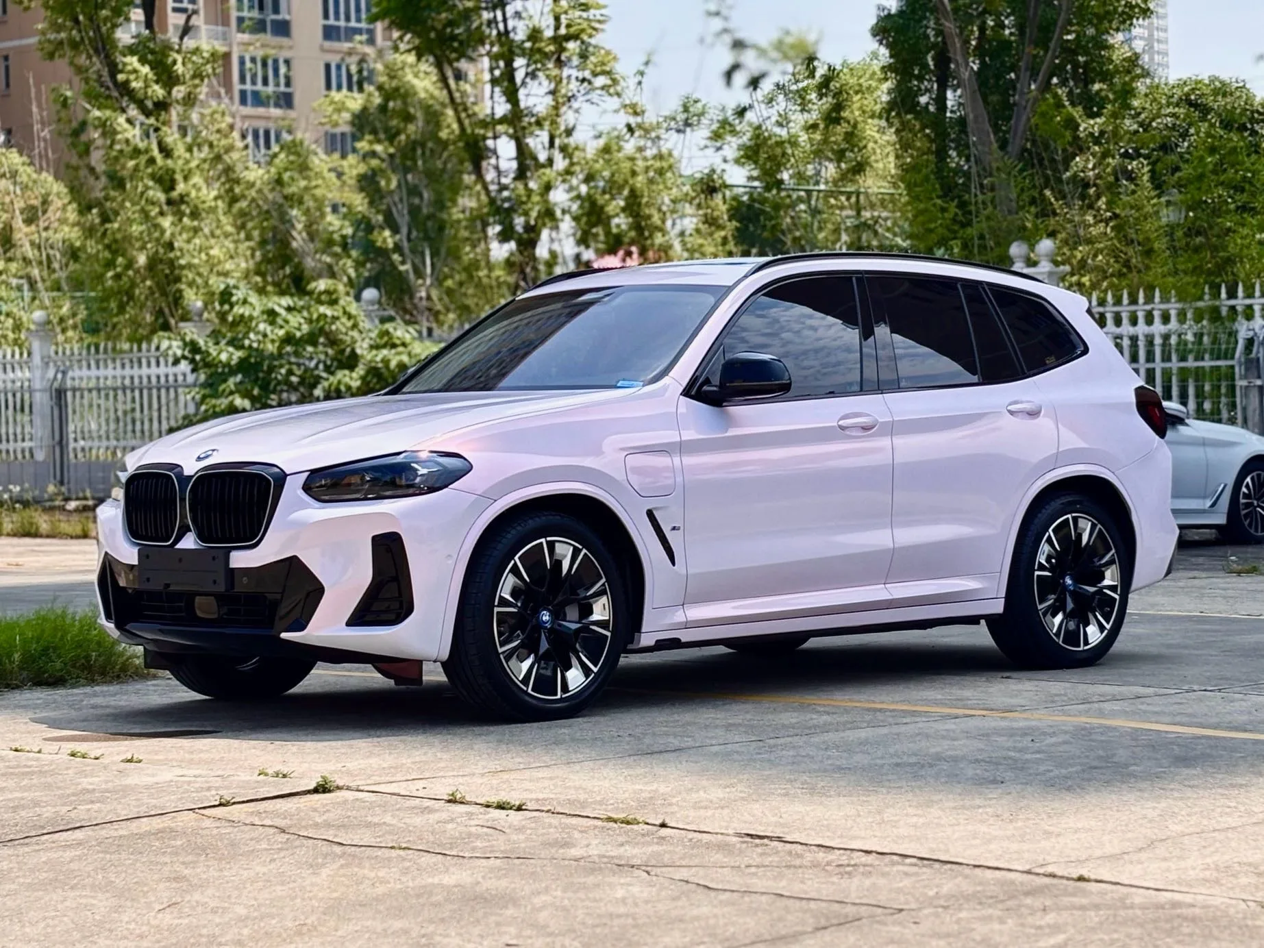 BMW iX3 2022 Leading Edition