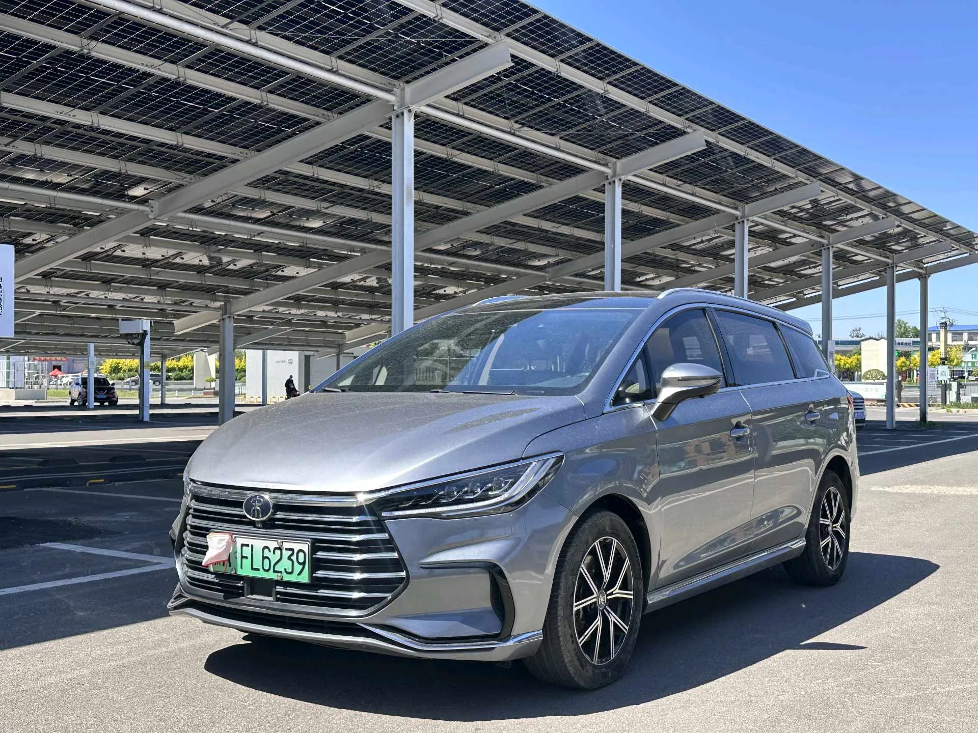 Song MAX New Energy 2022 DM-i 105KM Flagship Edition