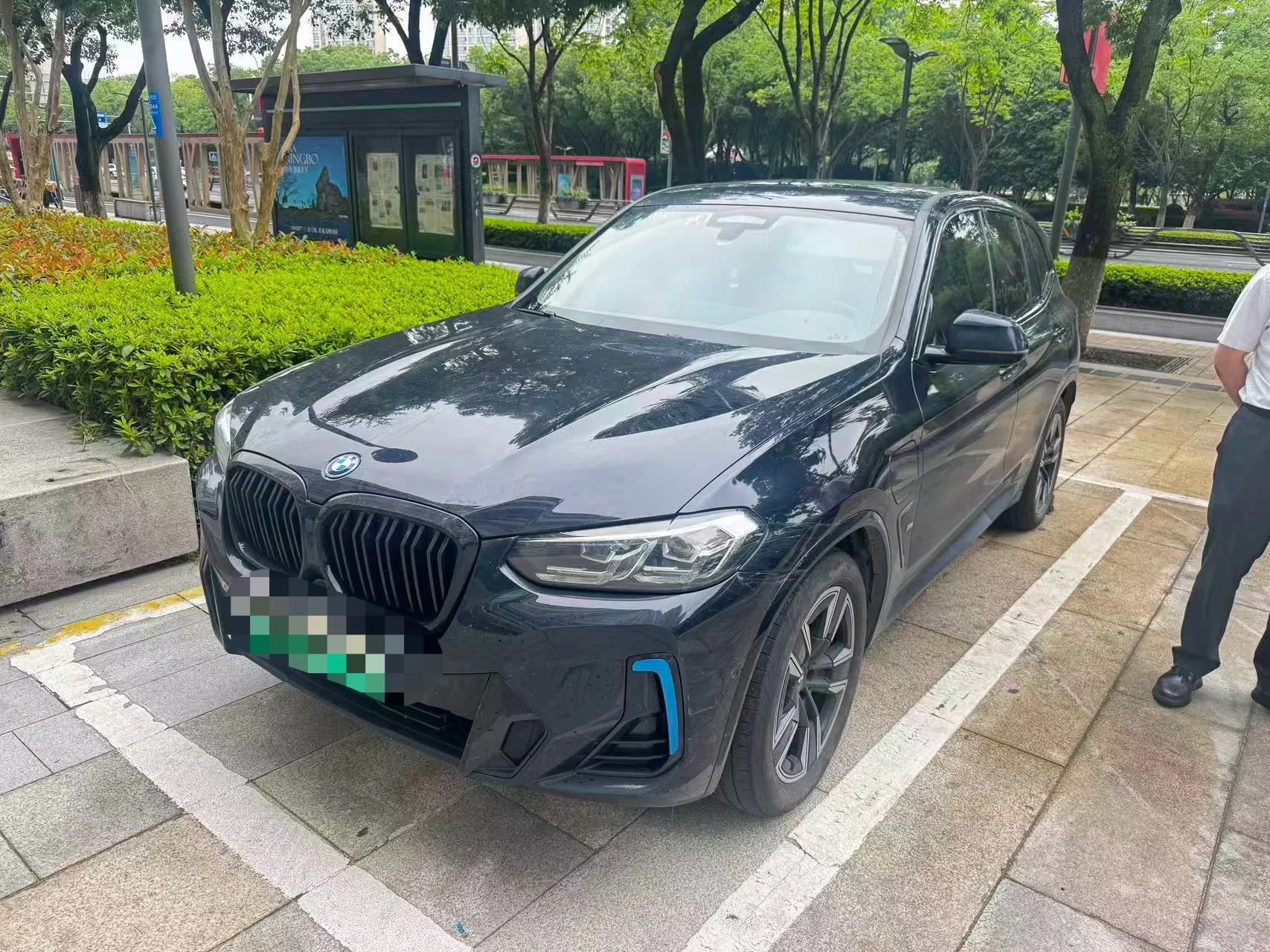 BMW iX3 2022 Leading Edition