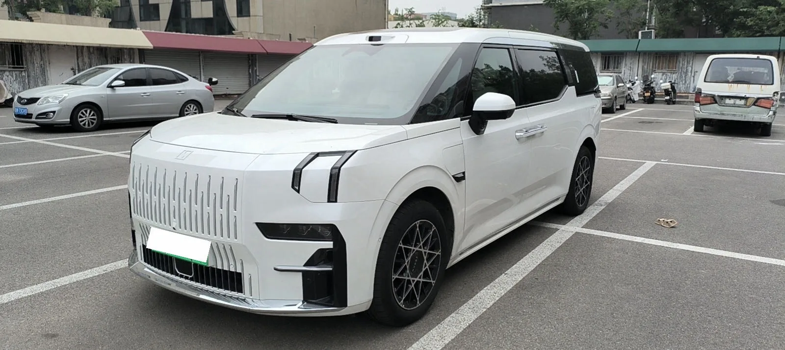 Jike 009 2024 Model Six-Seat Executive Edition AWD 140kWh