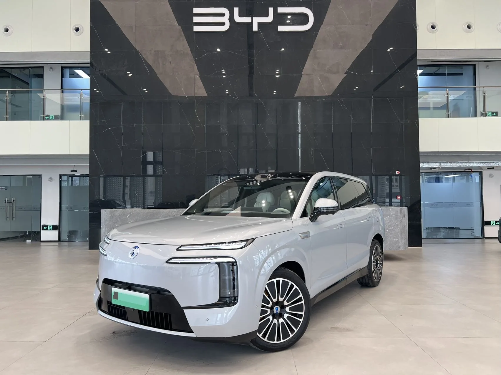 Denza 2025 Denza N8L 2.0T CVT Flagship Automatic