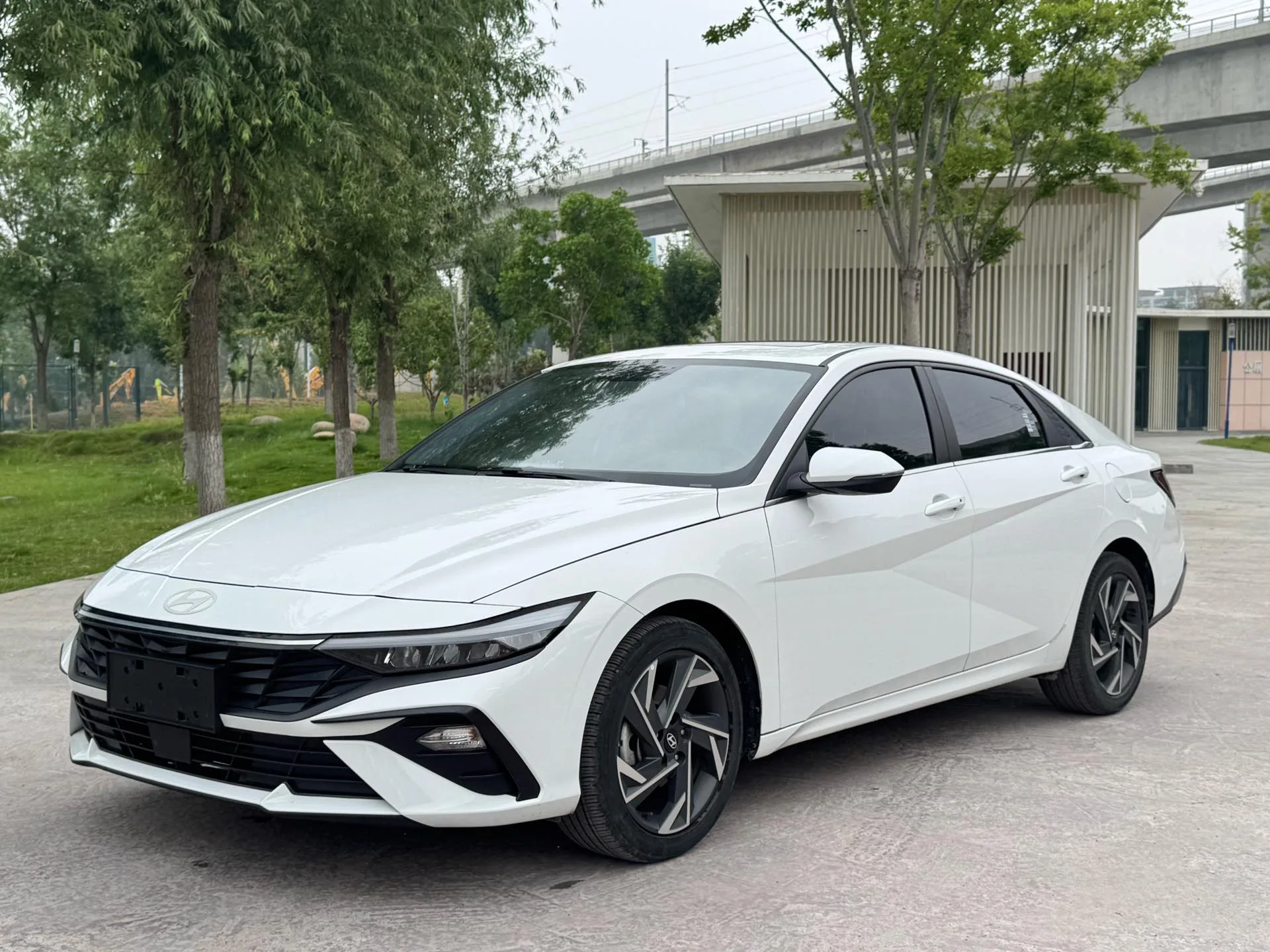 Hyundai Elantra 2023 1.5L CVT GLX Elite Edition
