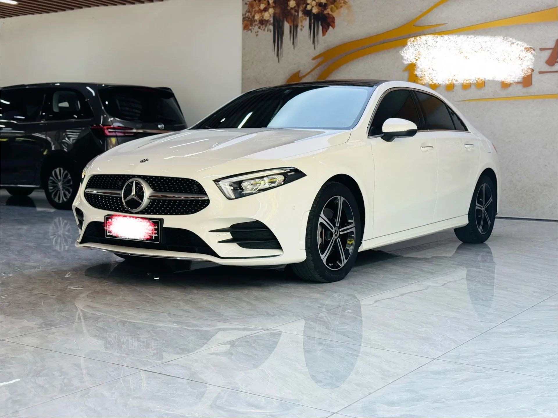 Мерседес-Бенц Класс А 2023 А 200 L 1,3 тонны Мода Автоматический