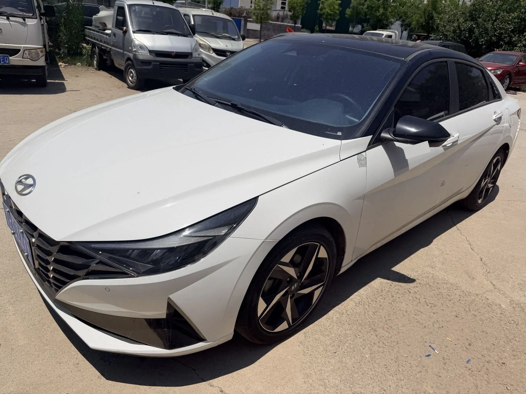 Hyundai Elantra 2022 1.5L CVT LUX Premium Edition